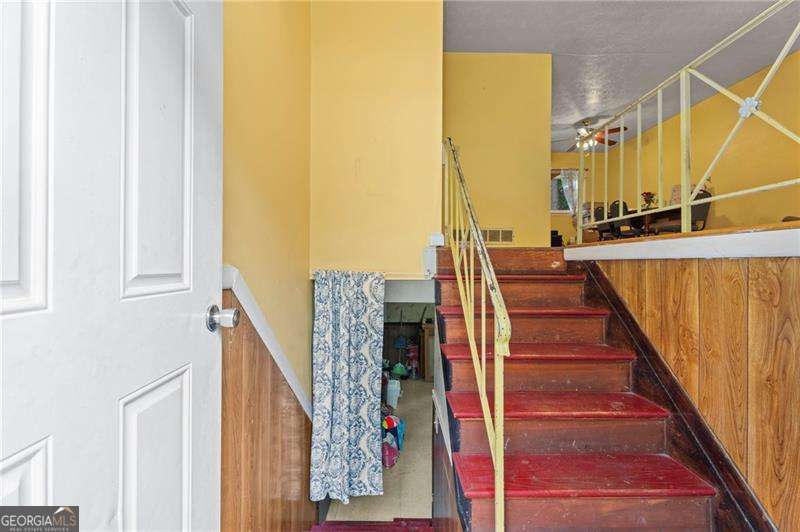 1140 Pineglen Drive Property Photo 5