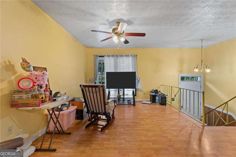 1140 Pineglen Drive Property Photo 7
