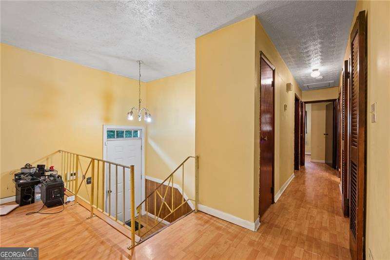 1140 Pineglen Drive Property Photo 8