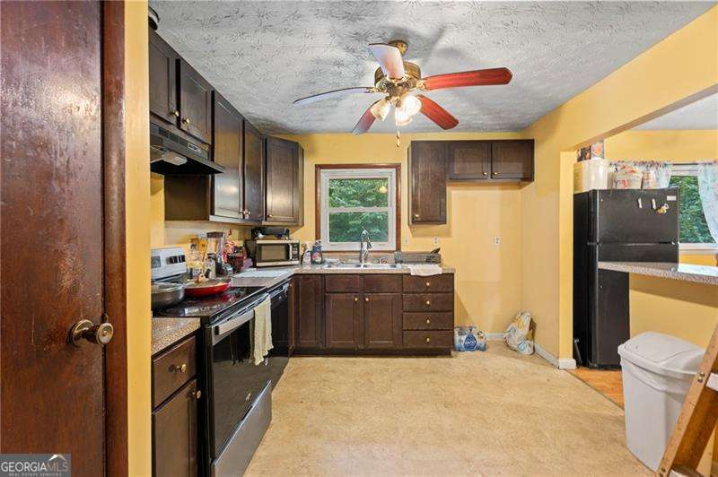 1140 Pineglen Drive Property Photo 12