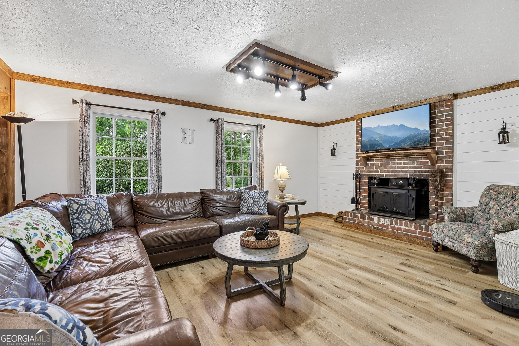 539 Newton Road Property Photo 4