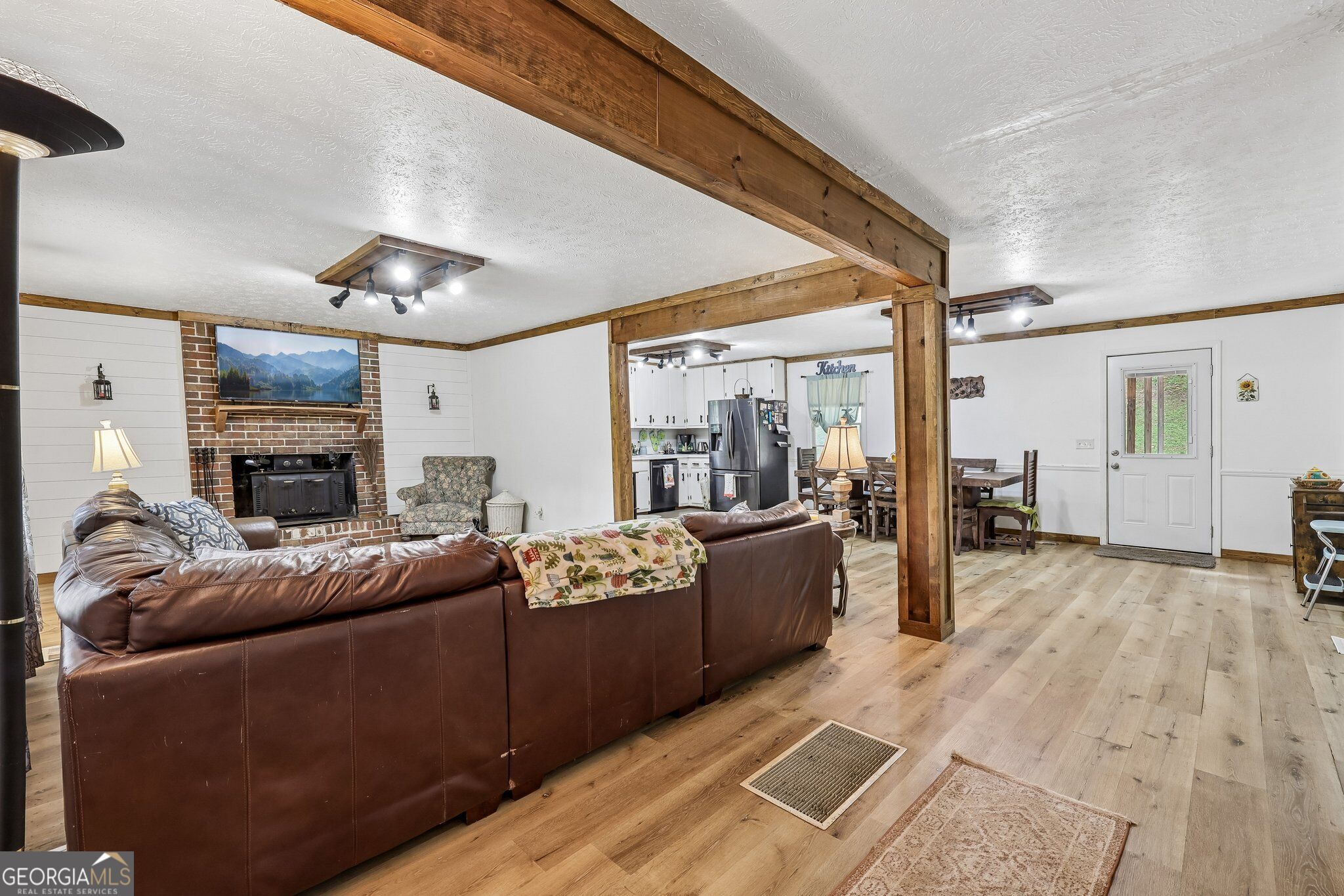 539 Newton Road Property Photo 4