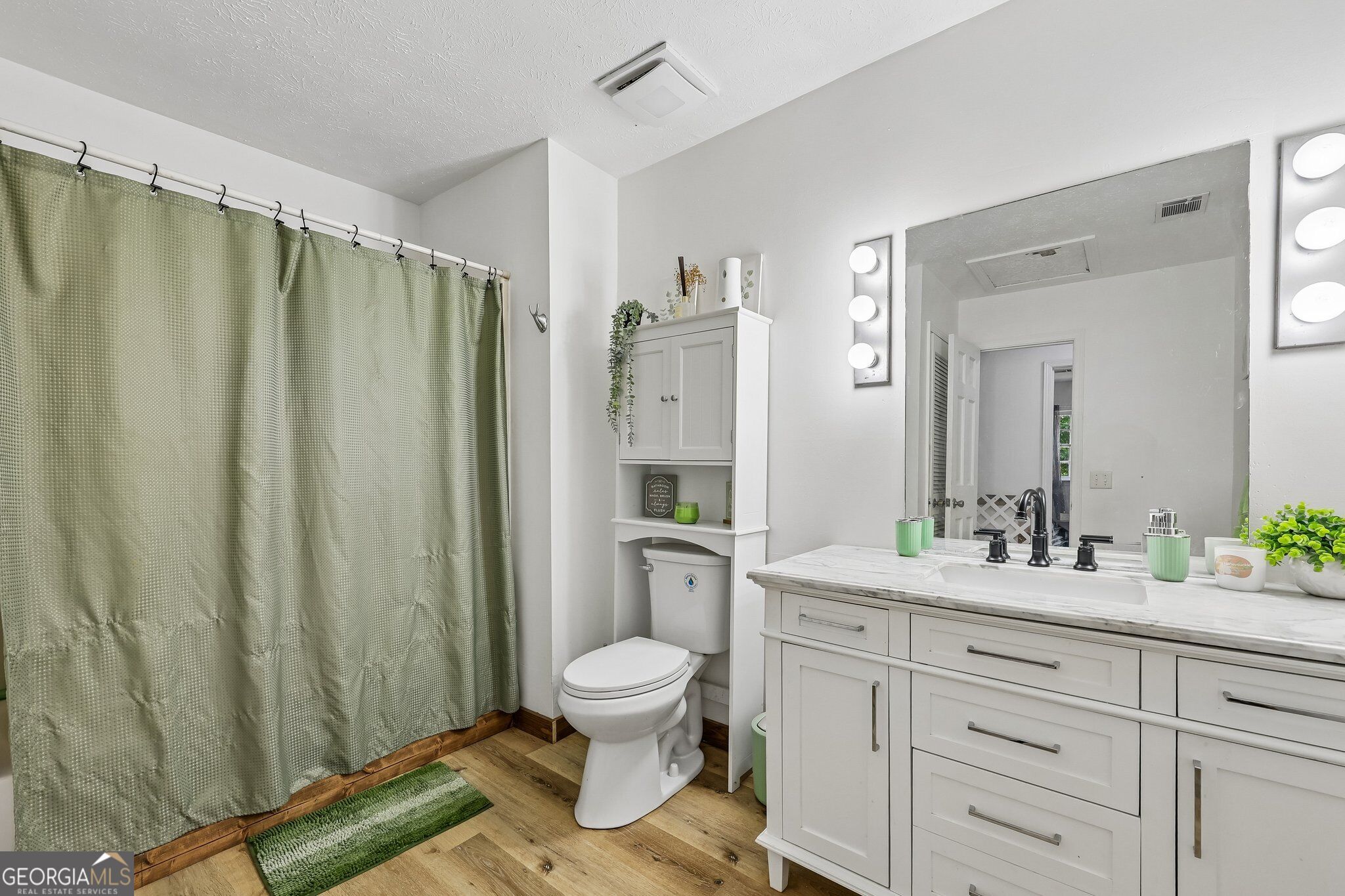 539 Newton Road Property Photo 11