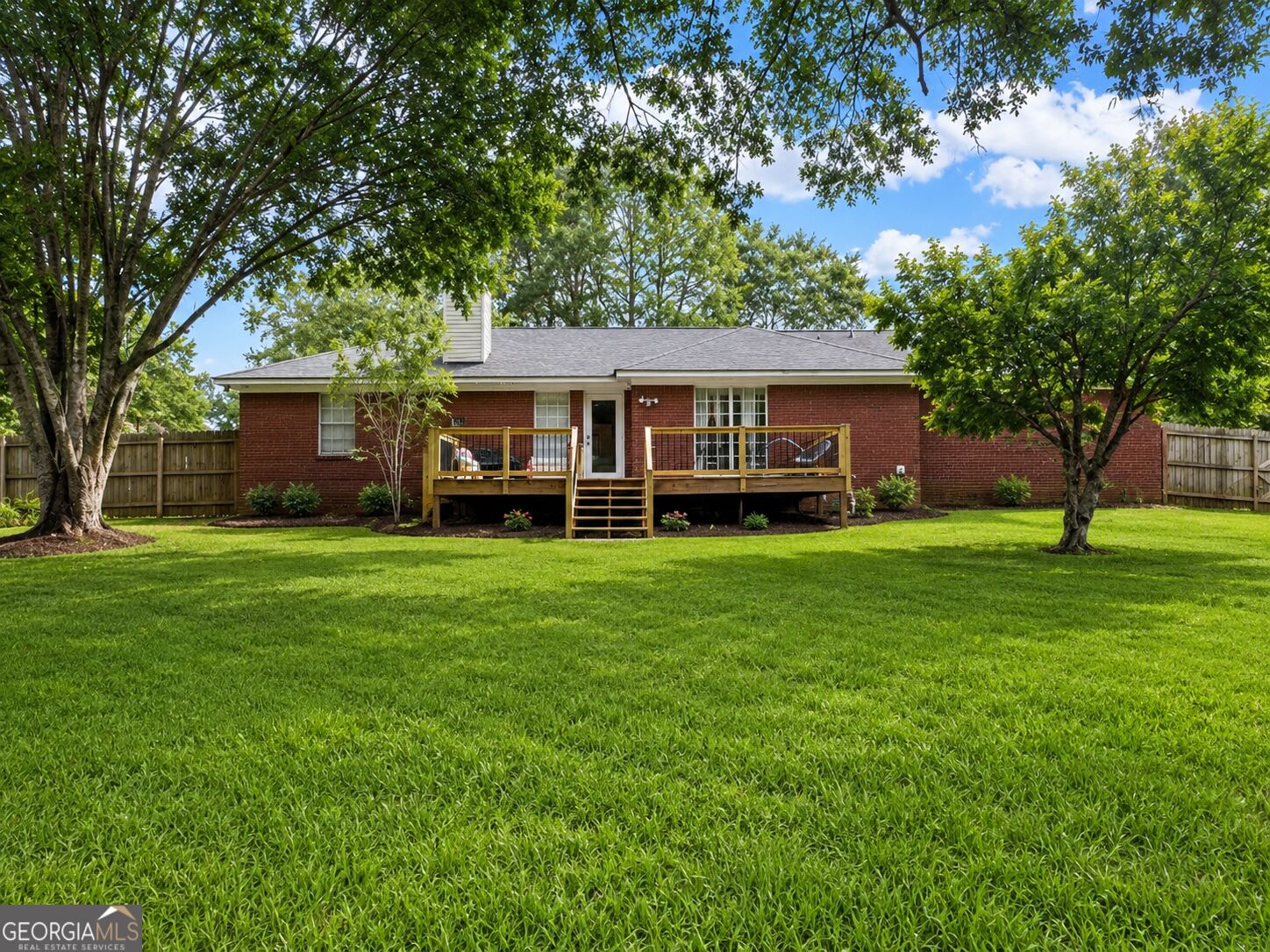 118 Springdale Drive Property Photo 1