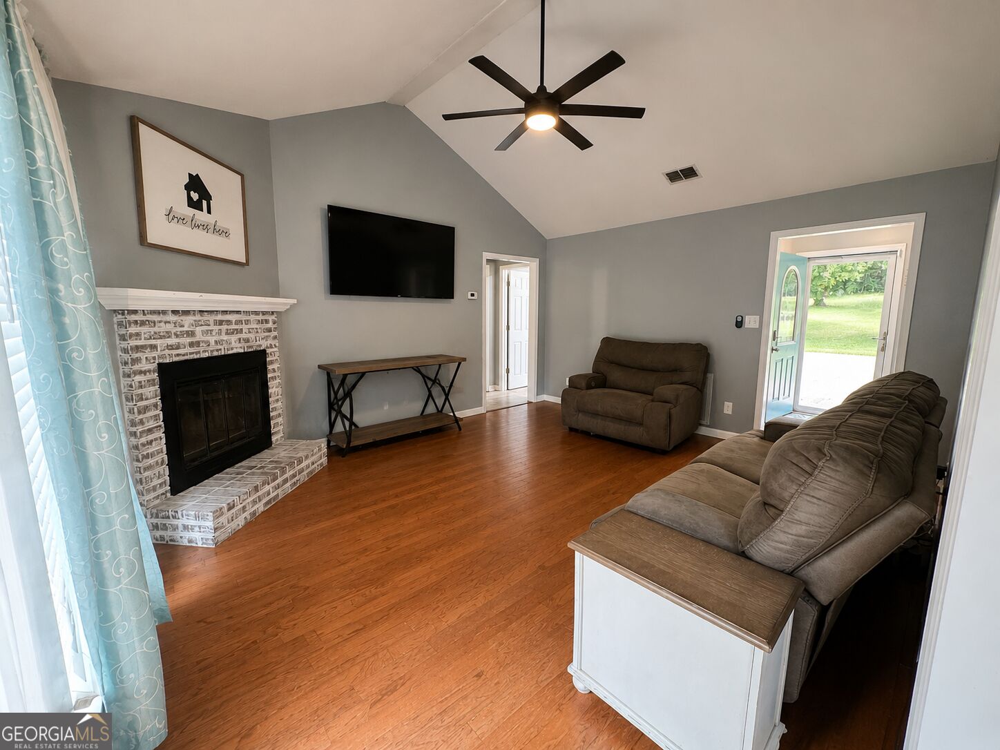 118 Springdale Drive Property Photo 6