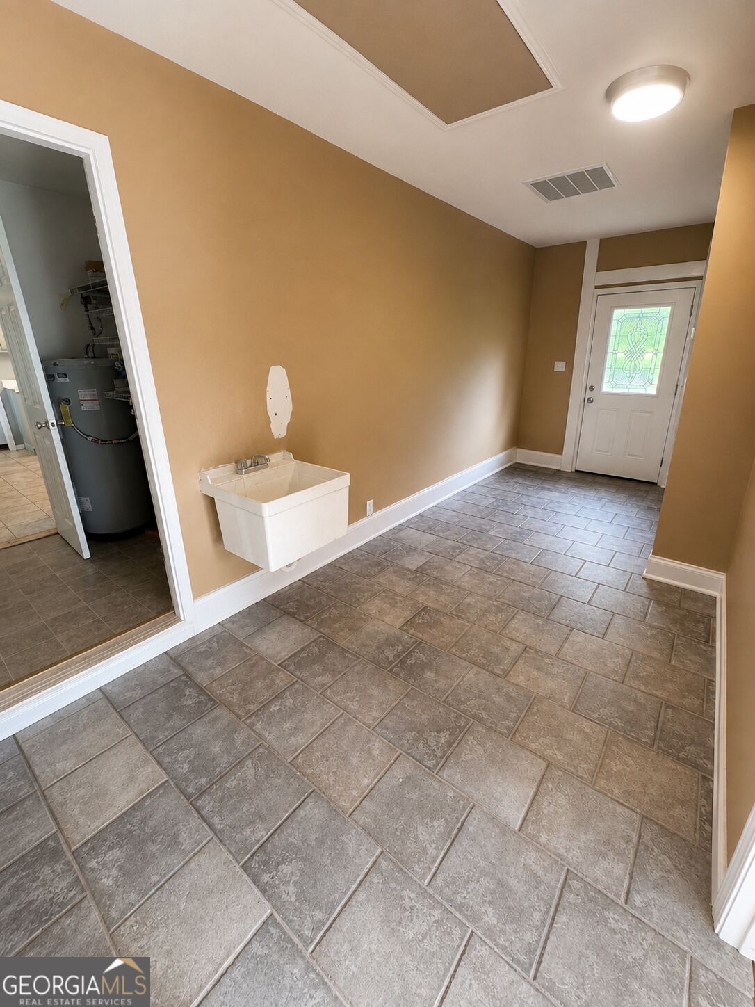 118 Springdale Drive Property Photo 8