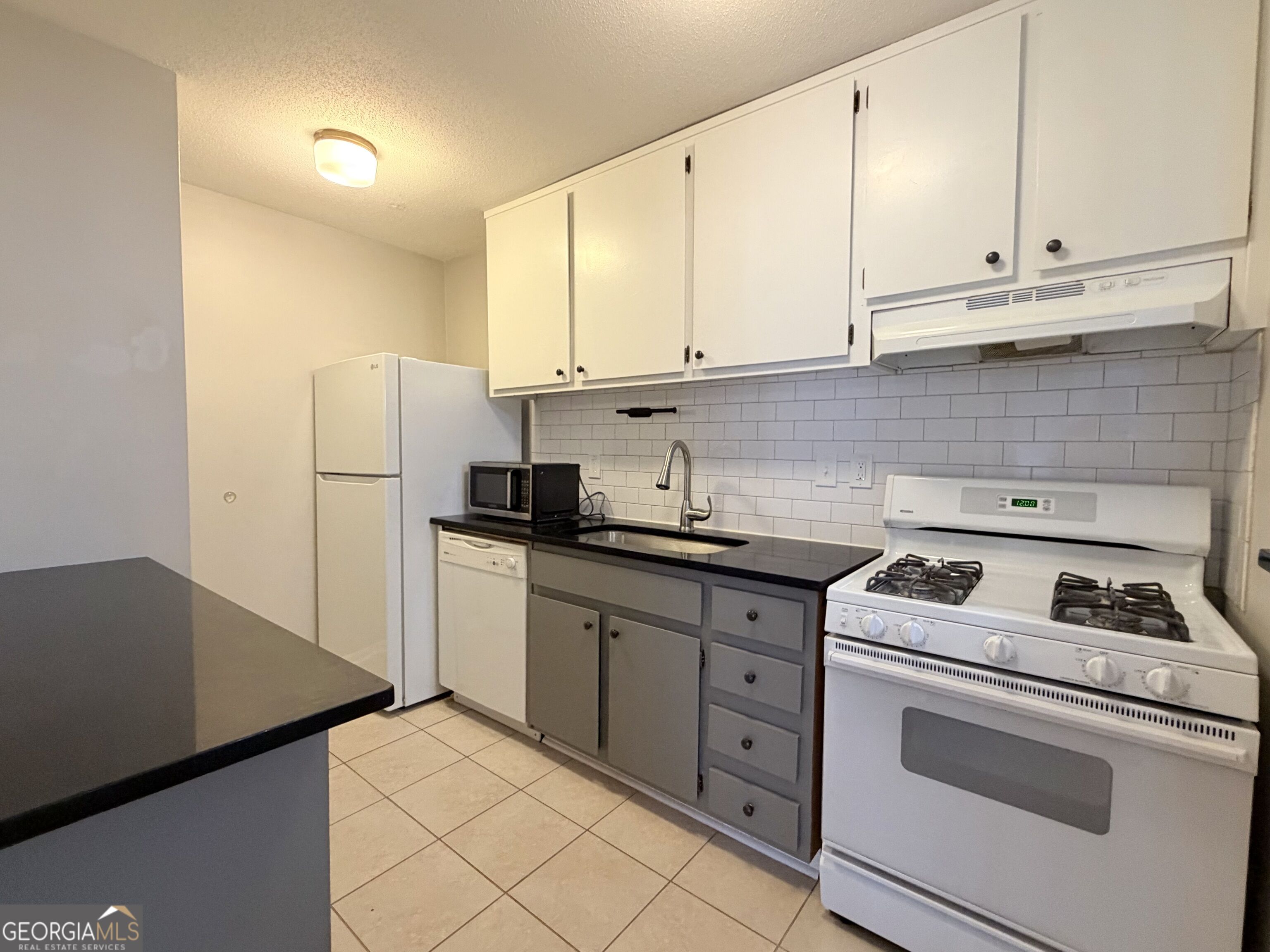 1181 Church Street # G Property Photo 10