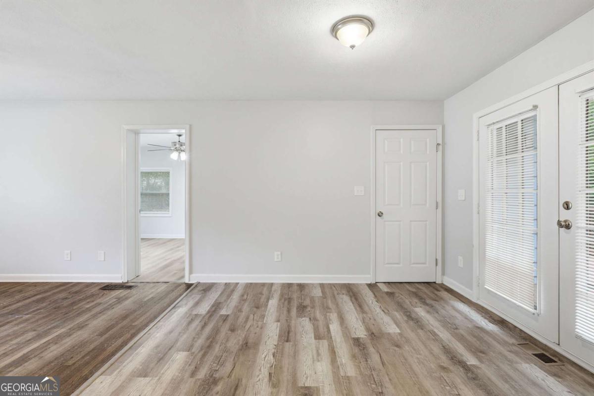 3200 Belfort Road Se Property Photo 8