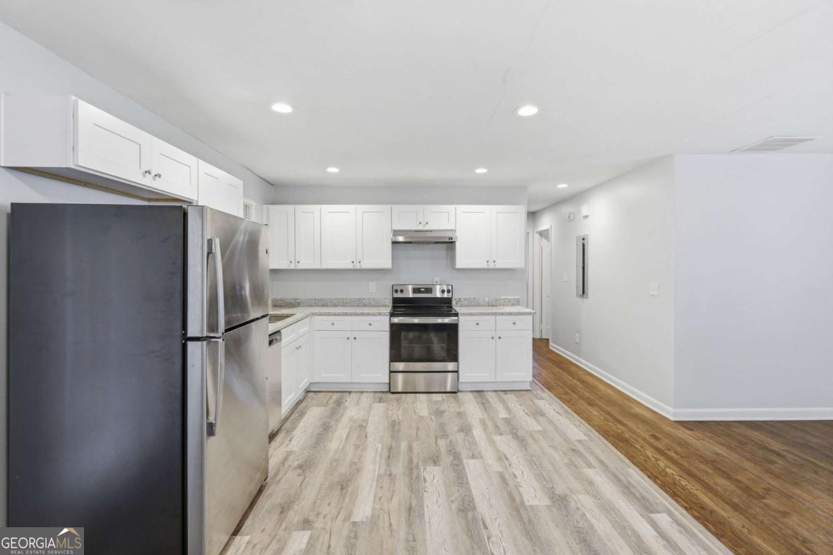 3200 Belfort Road Se Property Photo 9