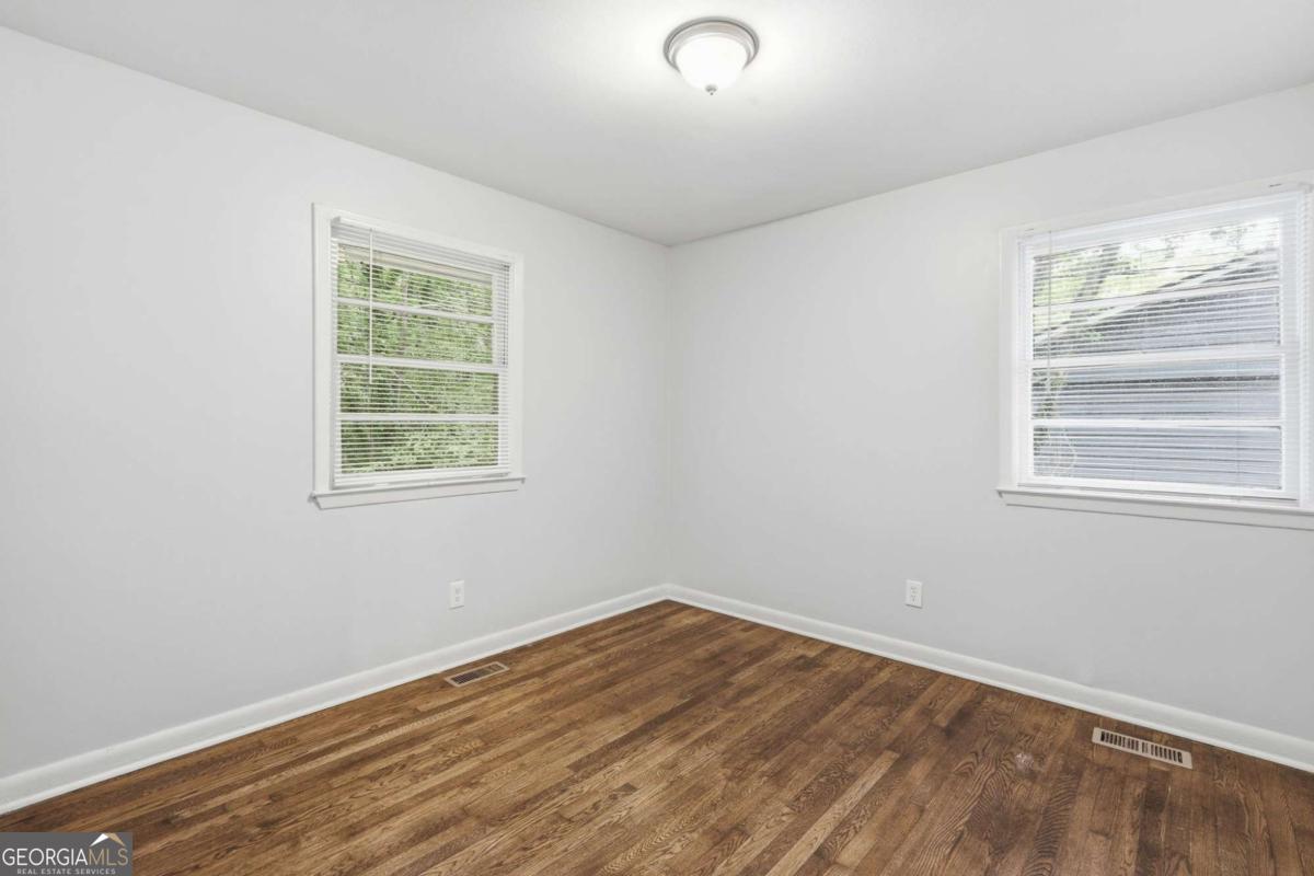 3200 Belfort Road Se Property Photo 15