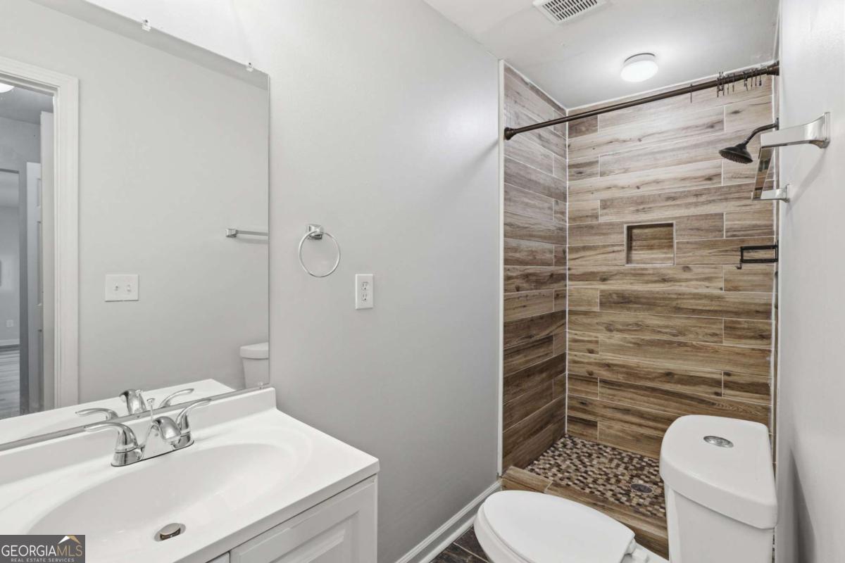3200 Belfort Road Se Property Photo 23