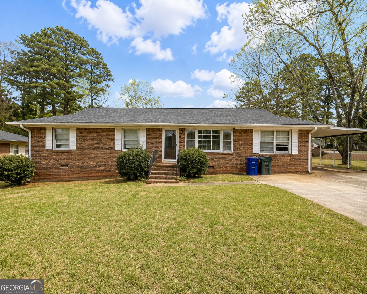 318 Leola Drive Property Photo 1