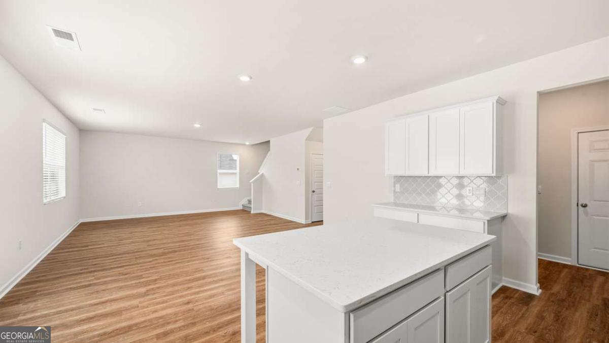 2221 Edgecombe Lane Property Photo 10