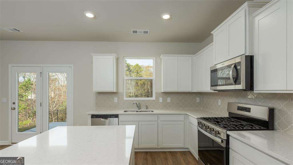 2221 Edgecombe Lane Property Photo 14