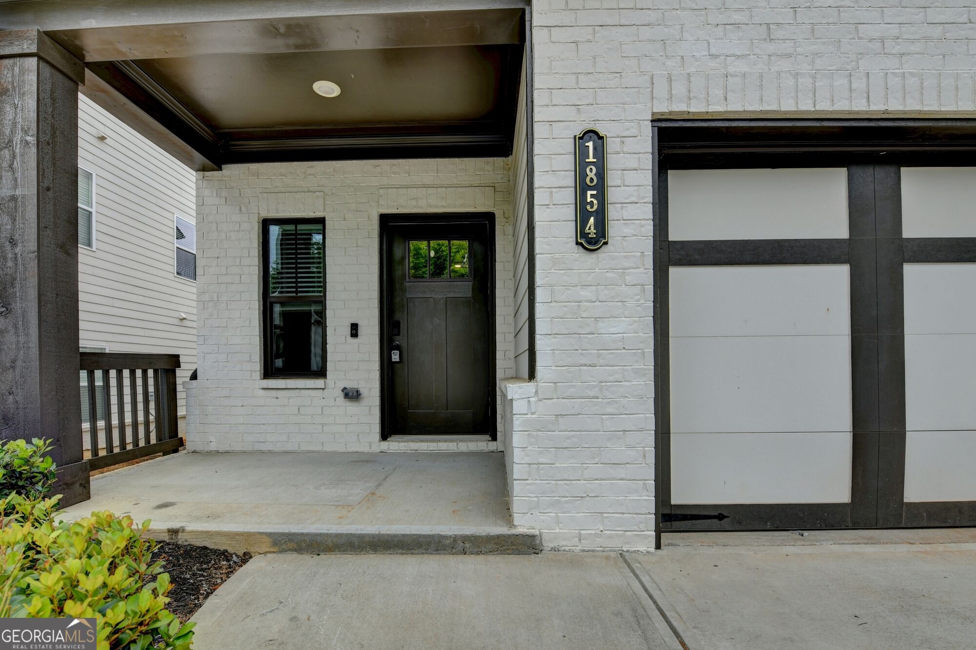 1854 Westfall Landing Property Photo 3