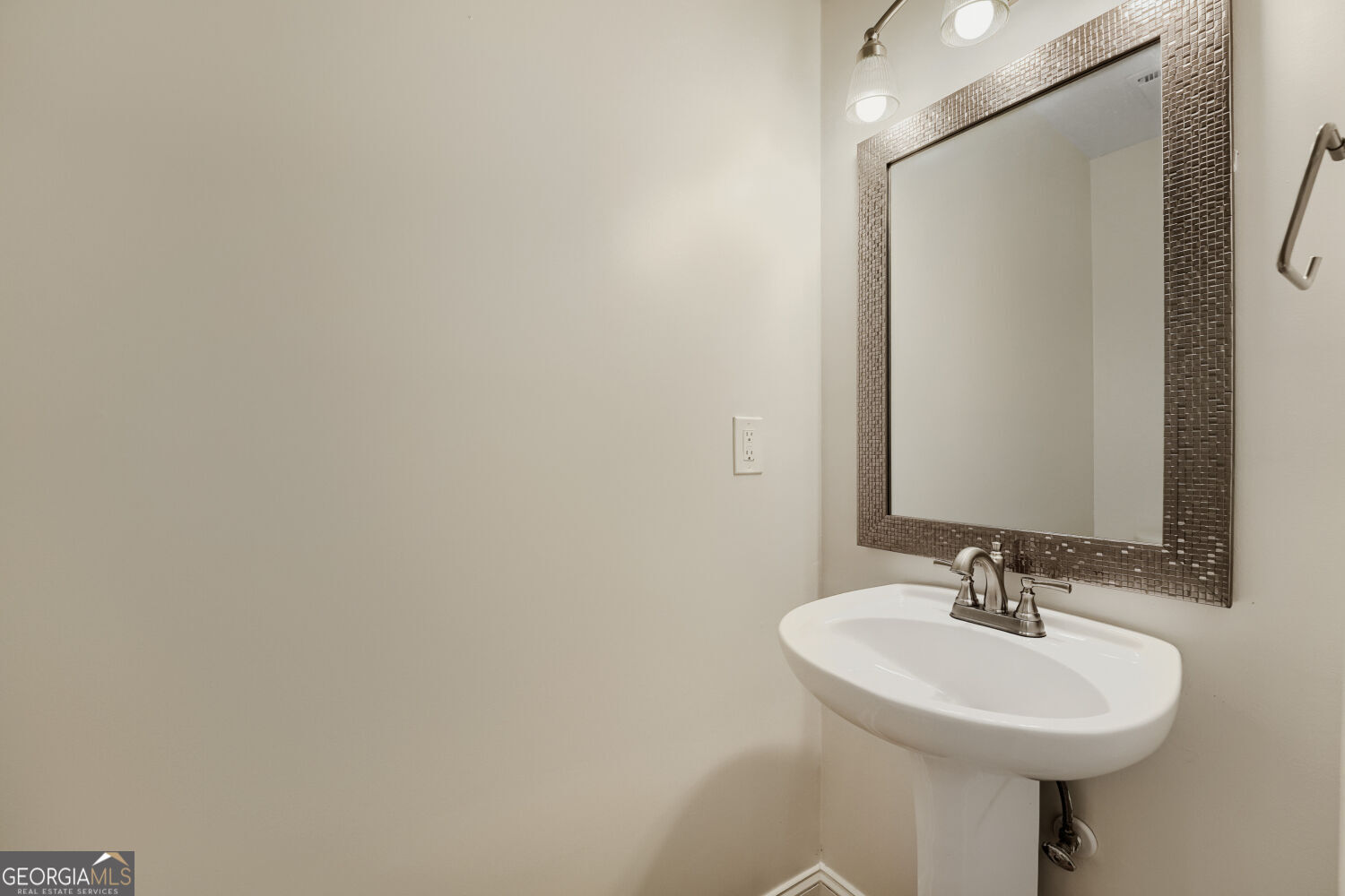 235 Barrington Drive E Property Photo 13