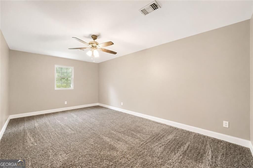 235 Barrington Drive E Property Photo 15