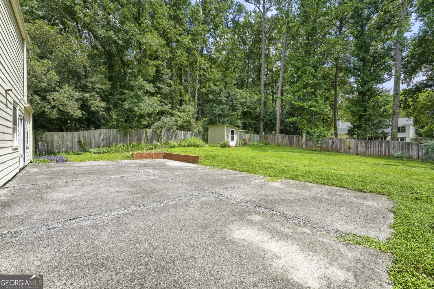 235 Barrington Drive E Property Photo 24