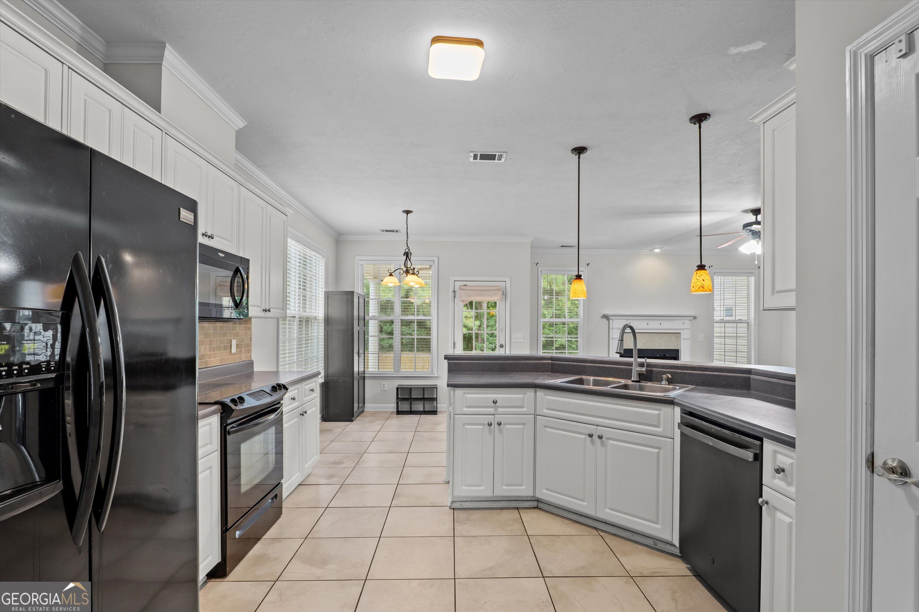 647 Ventana Drive Property Photo 15