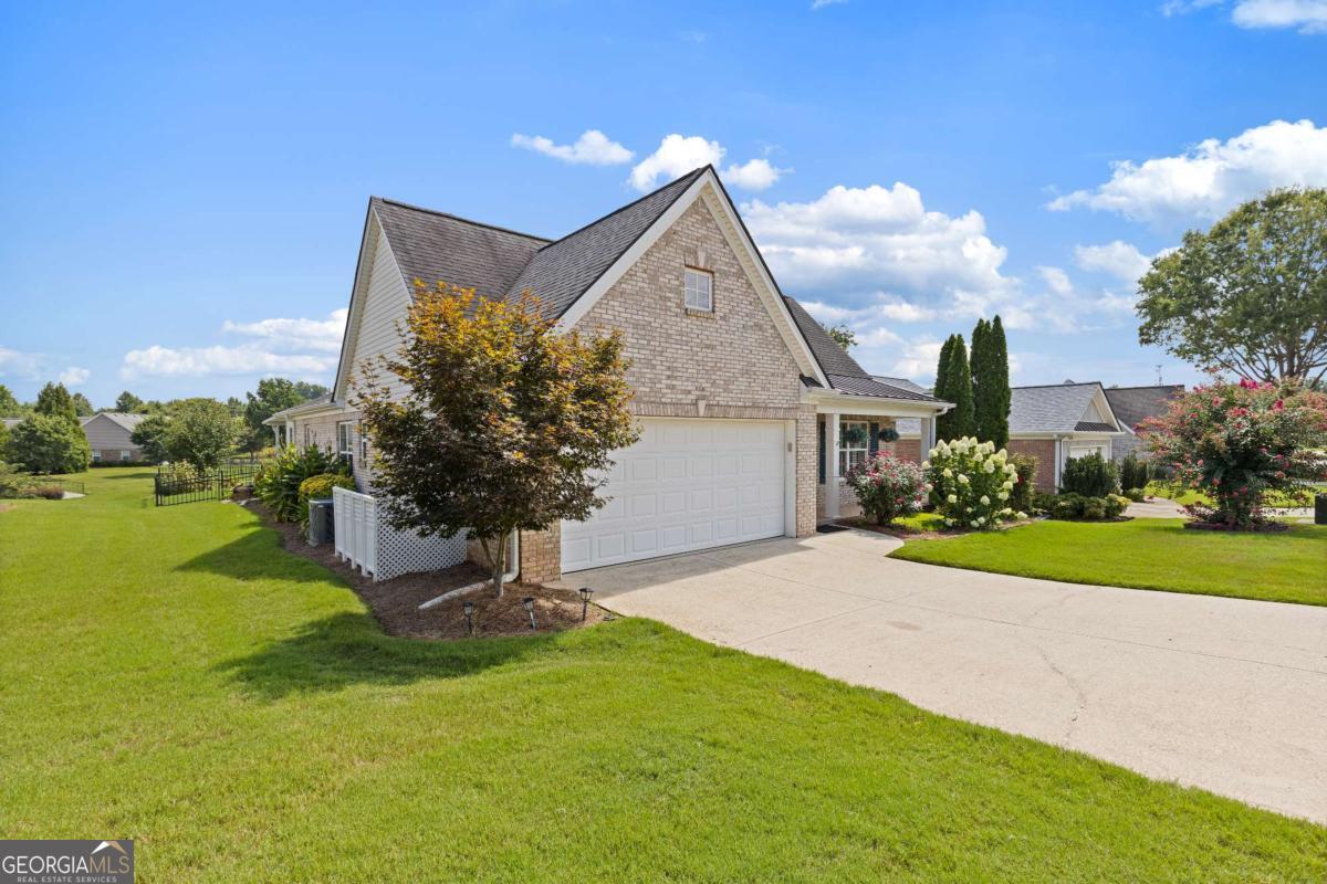 112 Clubhouse Drive Property Photo 4