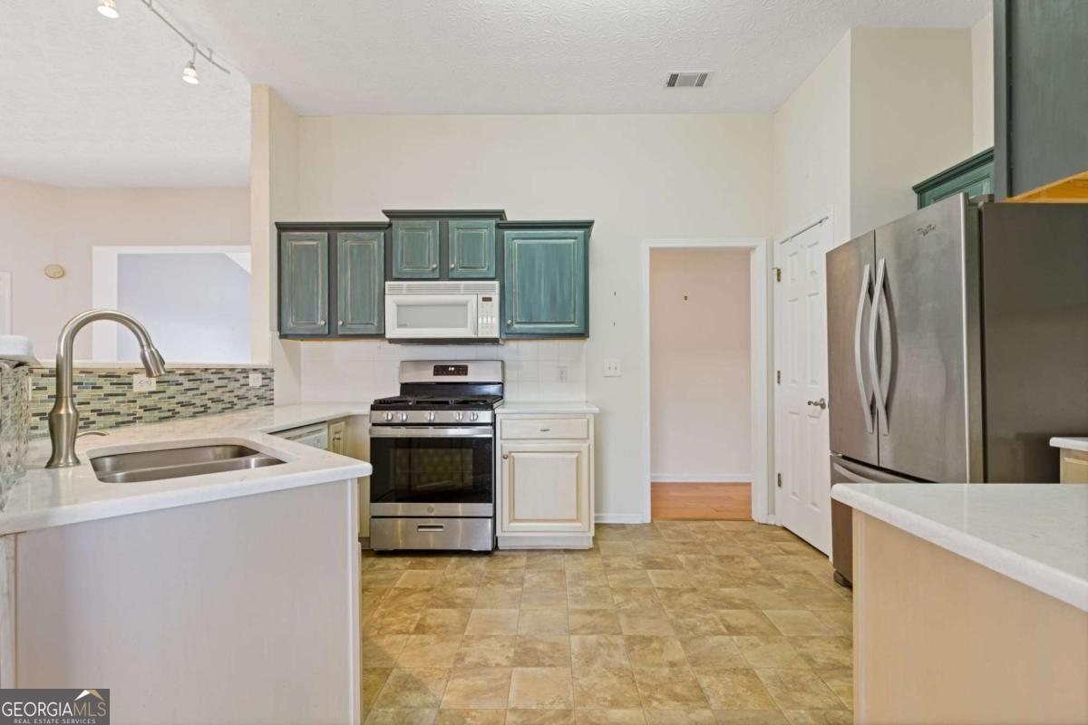 112 Clubhouse Drive Property Photo 16