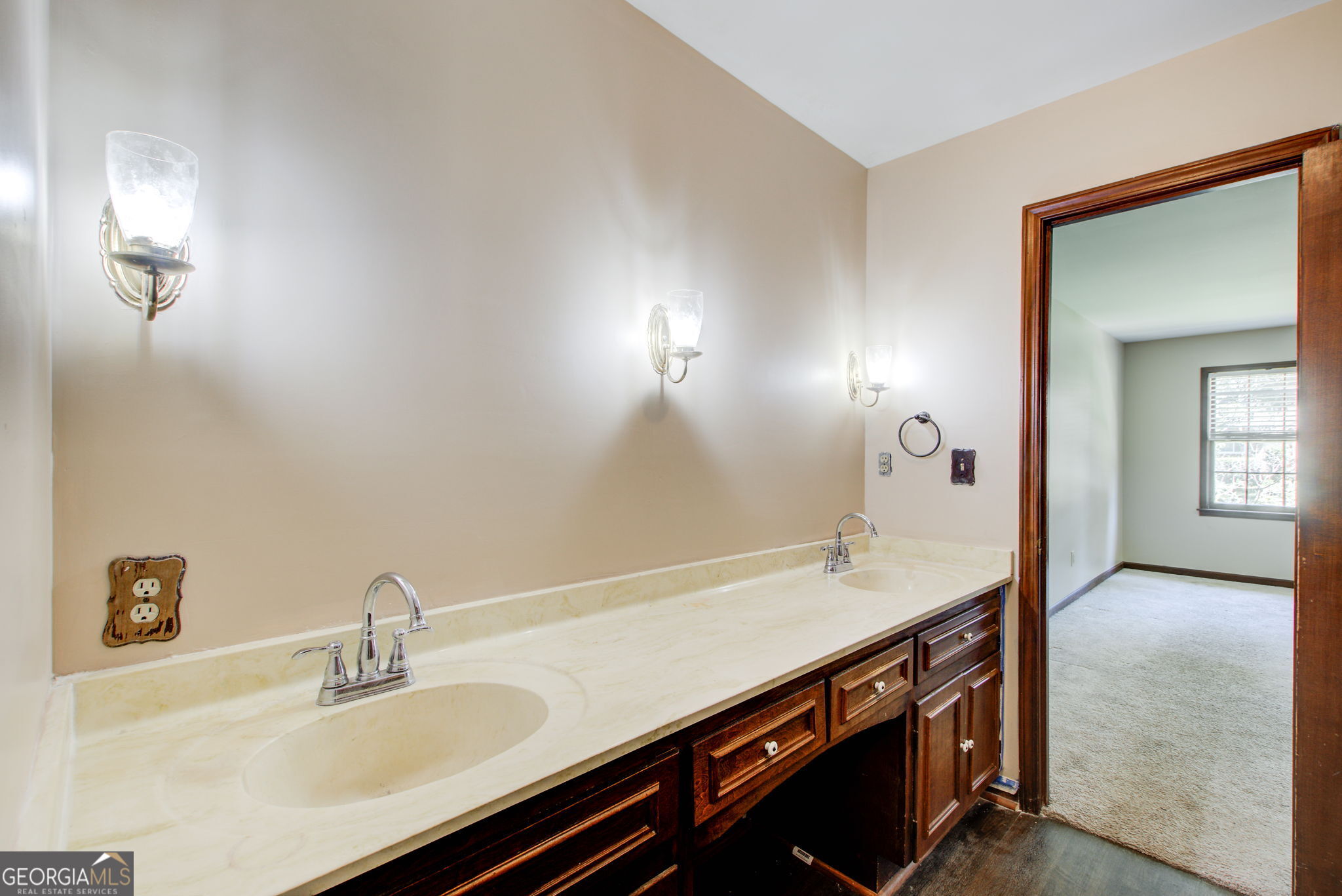 4576 Ashington Drive Property Photo 23