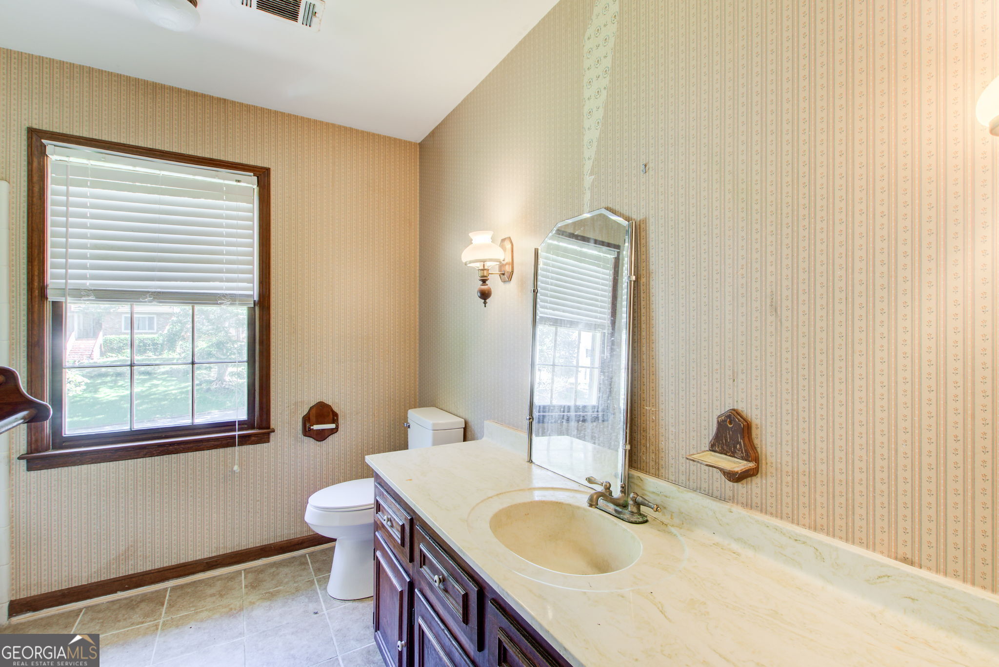 4576 Ashington Drive Property Photo 27