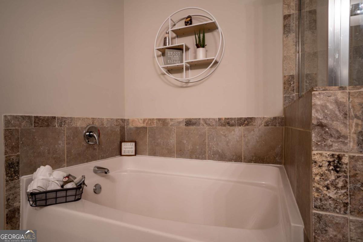 2429 Castle Keep Way Se Property Photo 26
