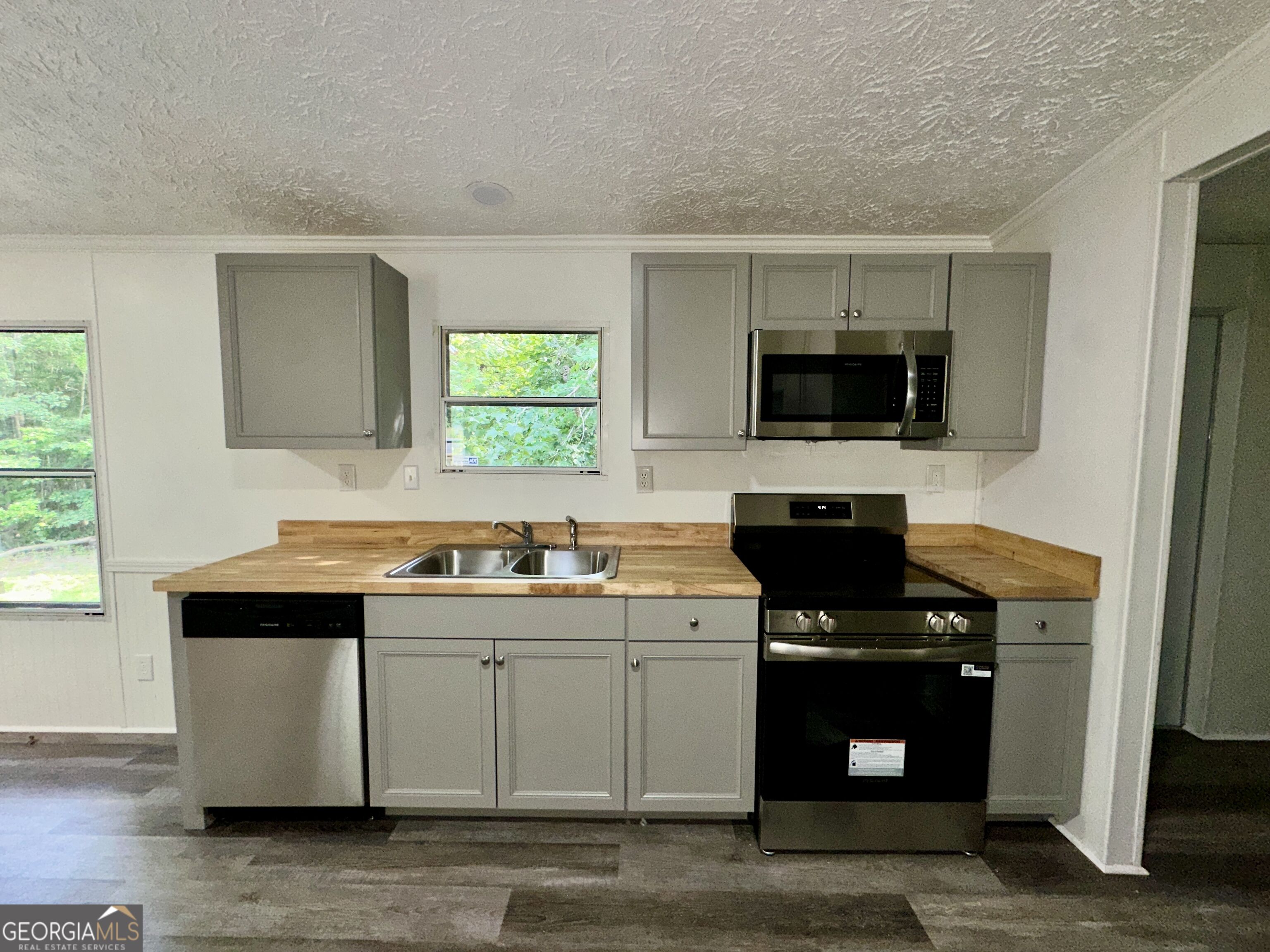 181 Alview Drive Property Photo 8