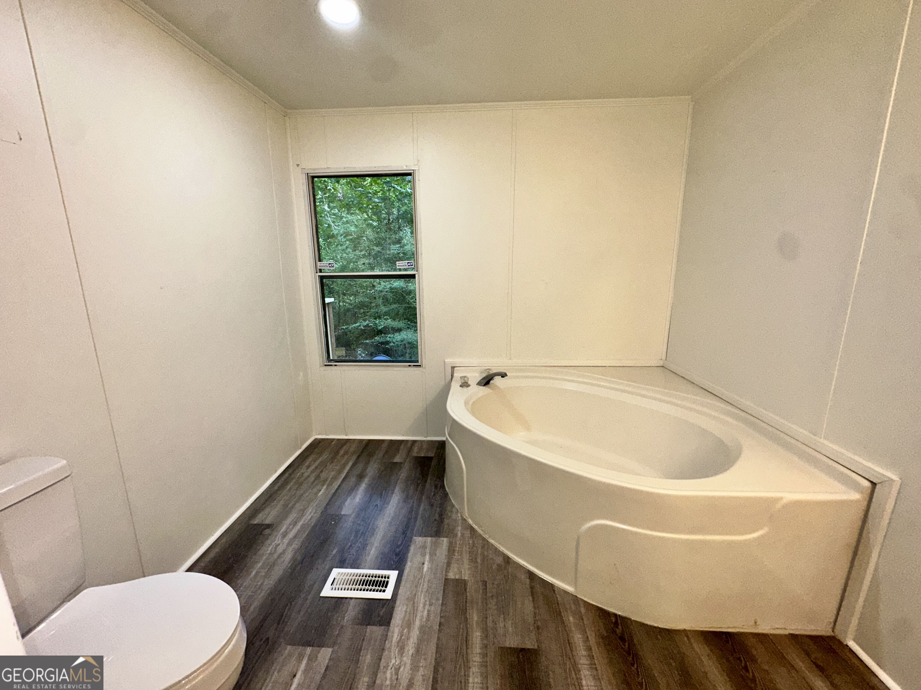 181 Alview Drive Property Photo 15
