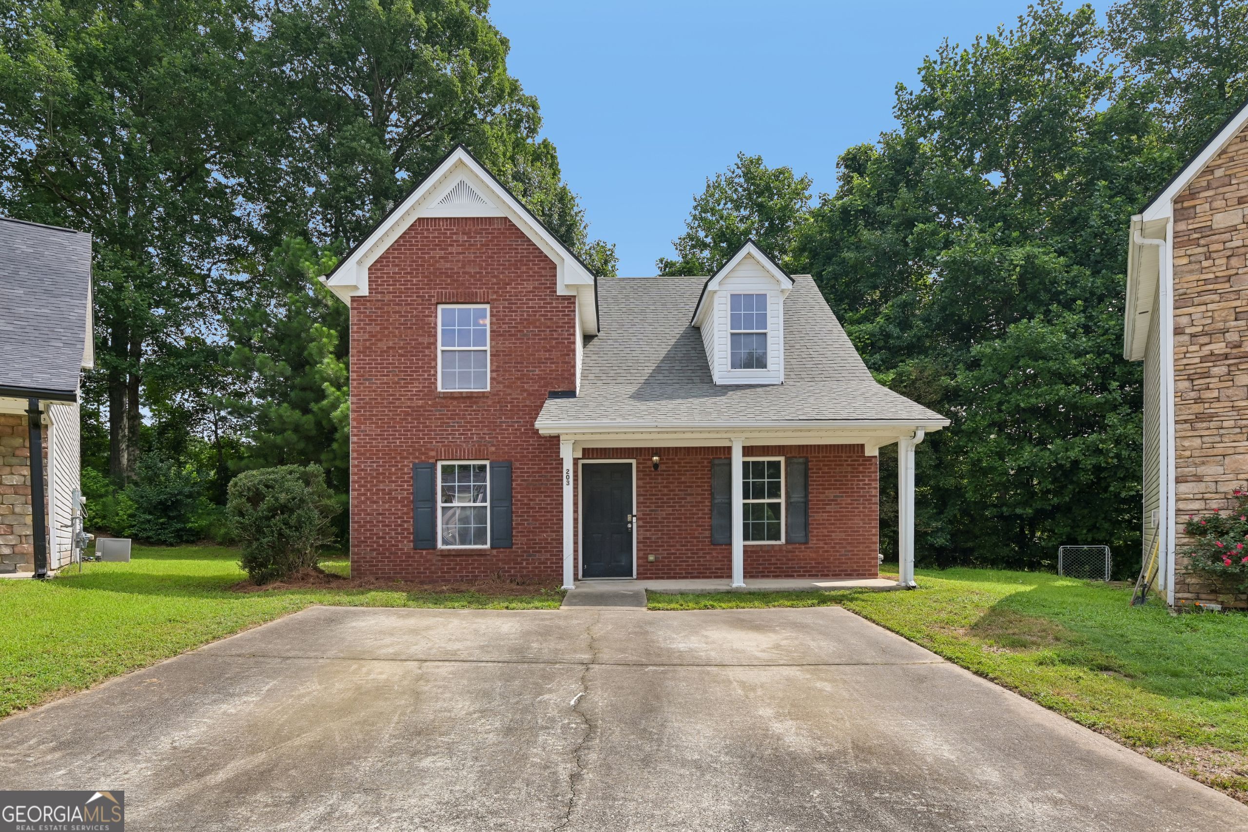 203 Twin Pines Court Property Photo 1