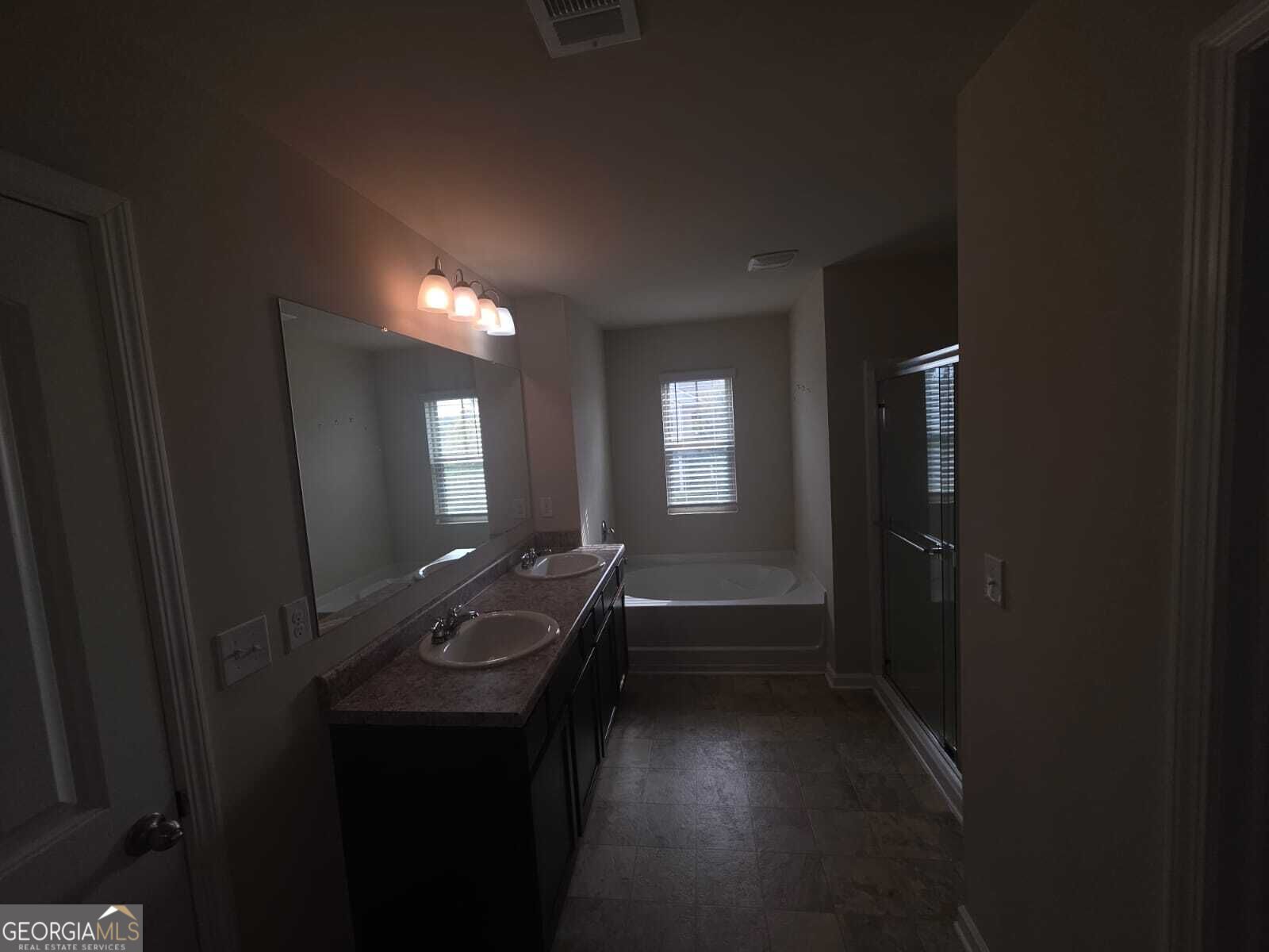3877 Makeover Court Property Photo 8