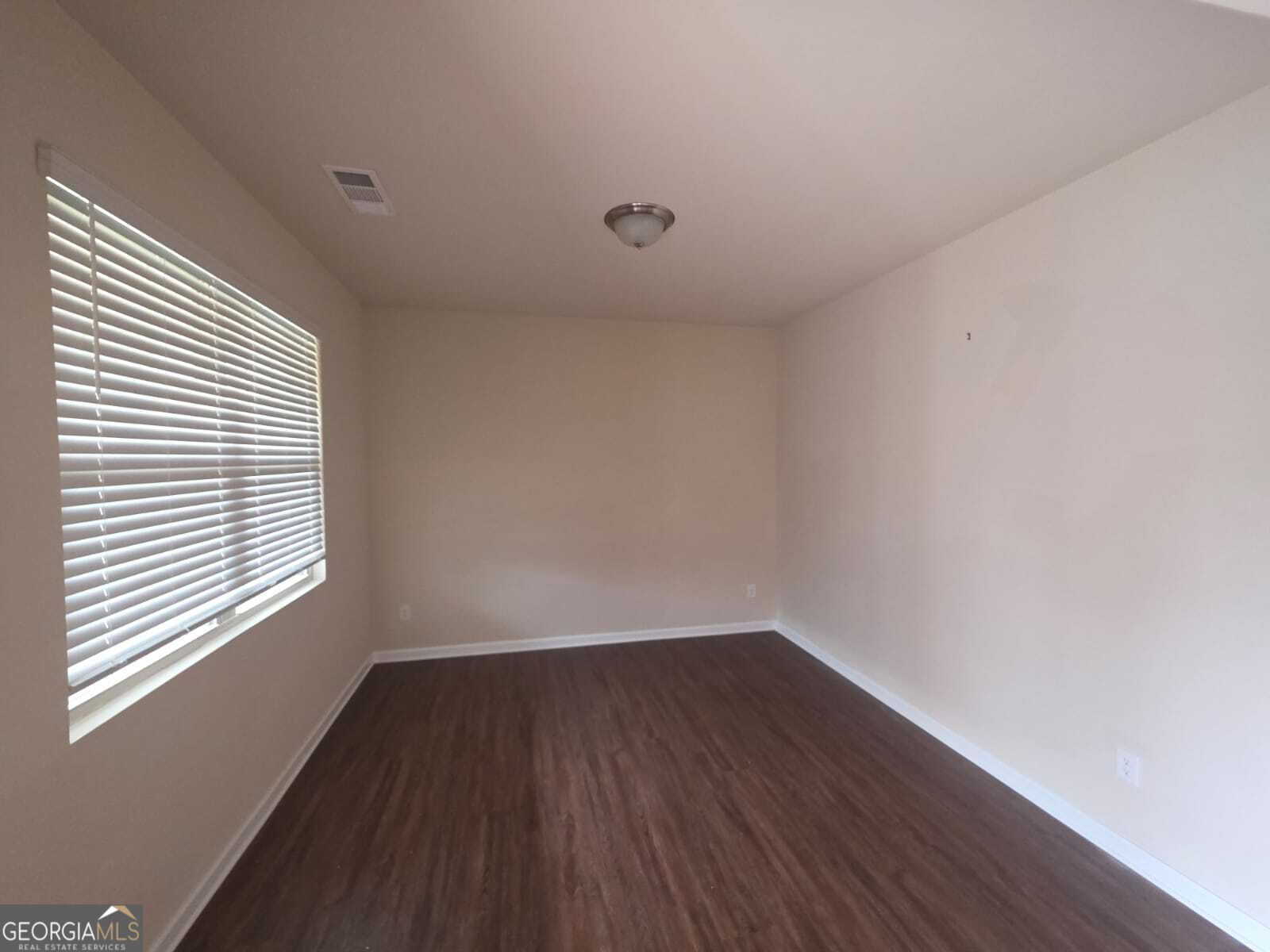 3877 Makeover Court Property Photo 14