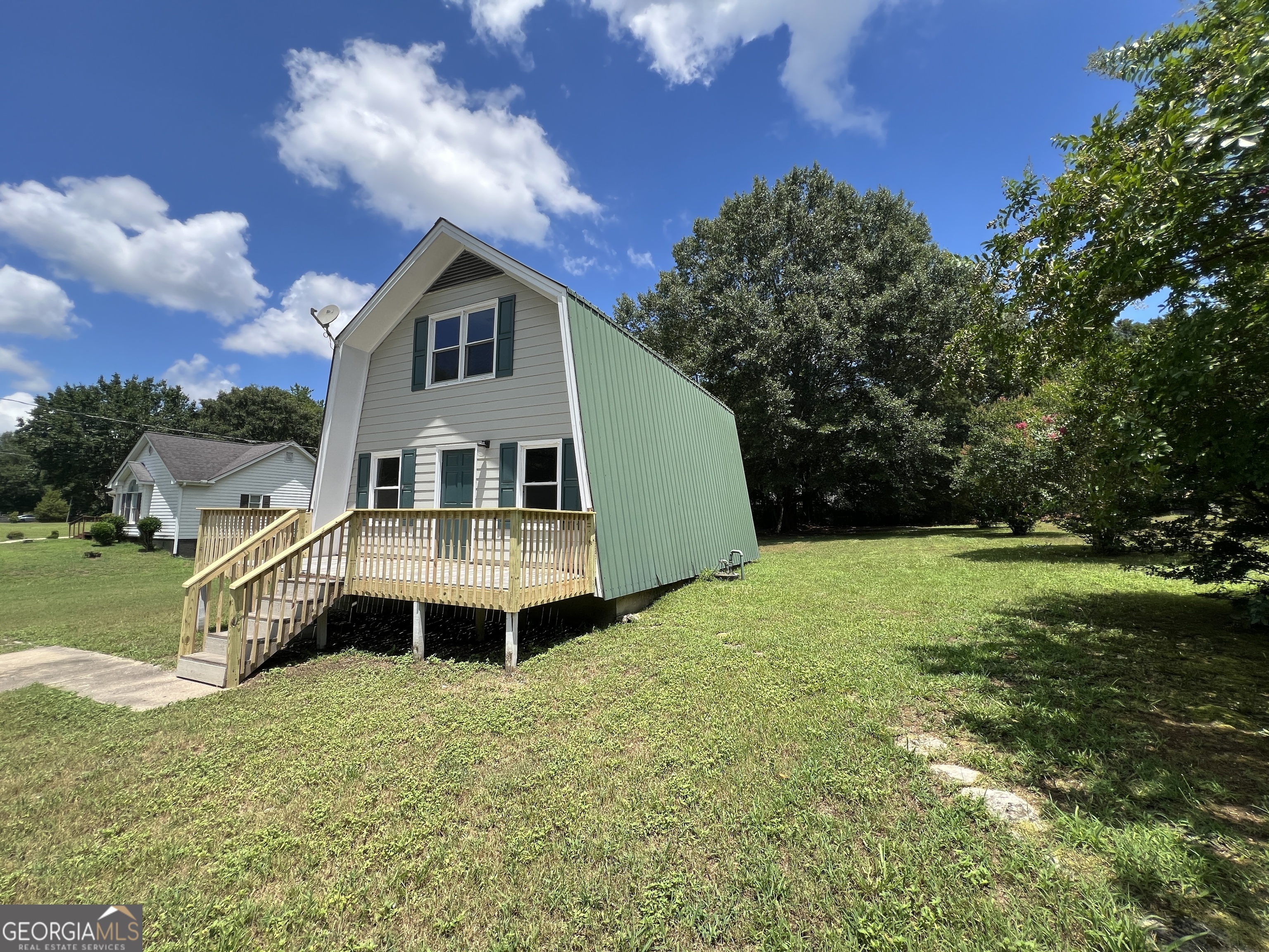 943 Grier Road Property Photo 3