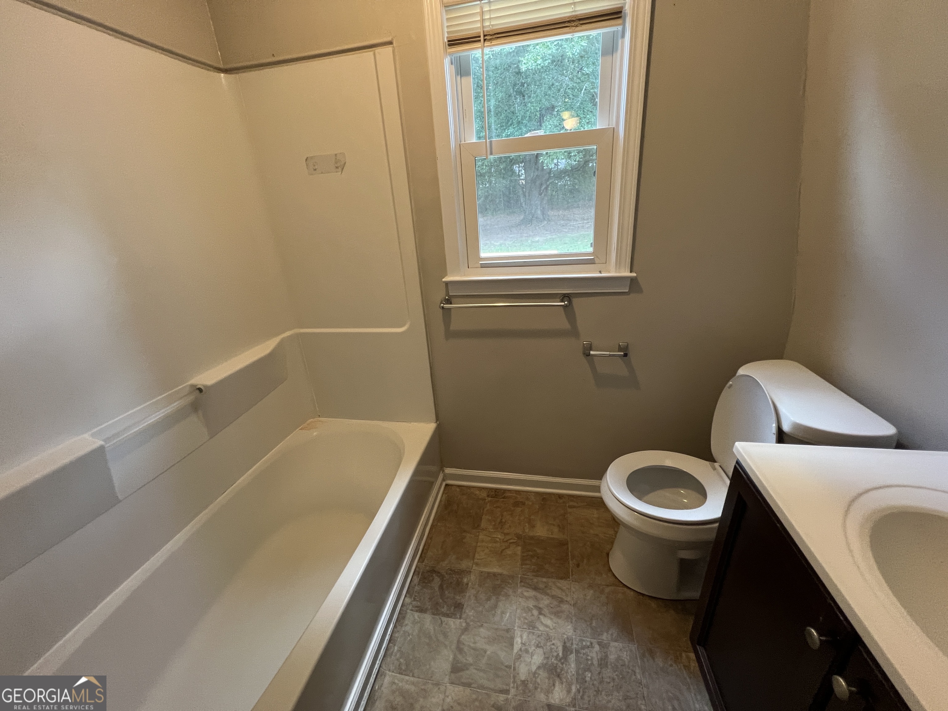 943 Grier Road Property Photo 10