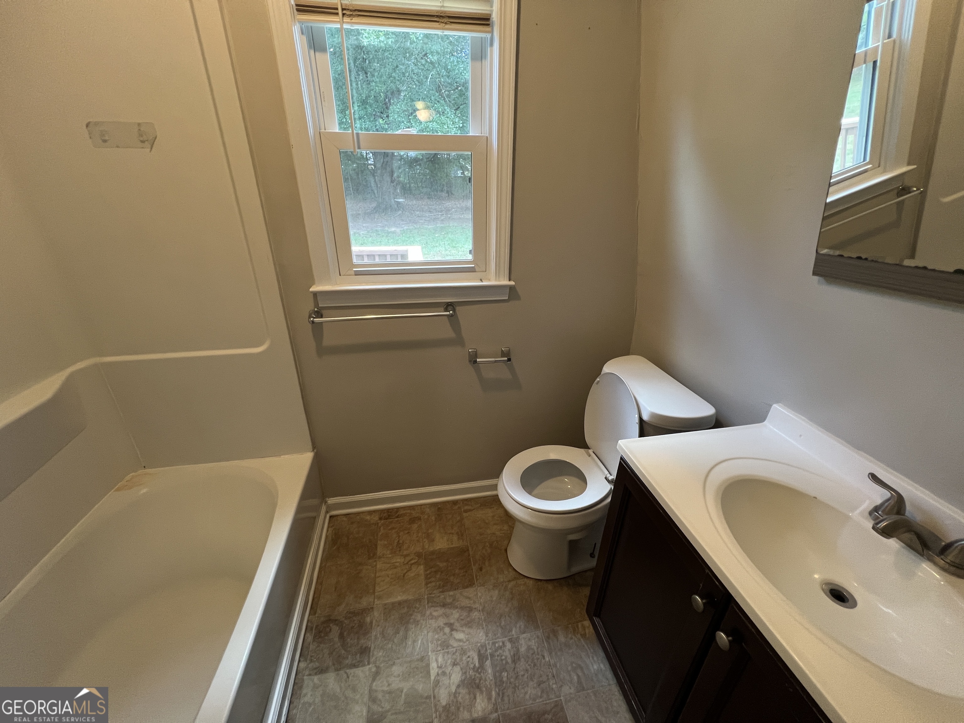 943 Grier Road Property Photo 11