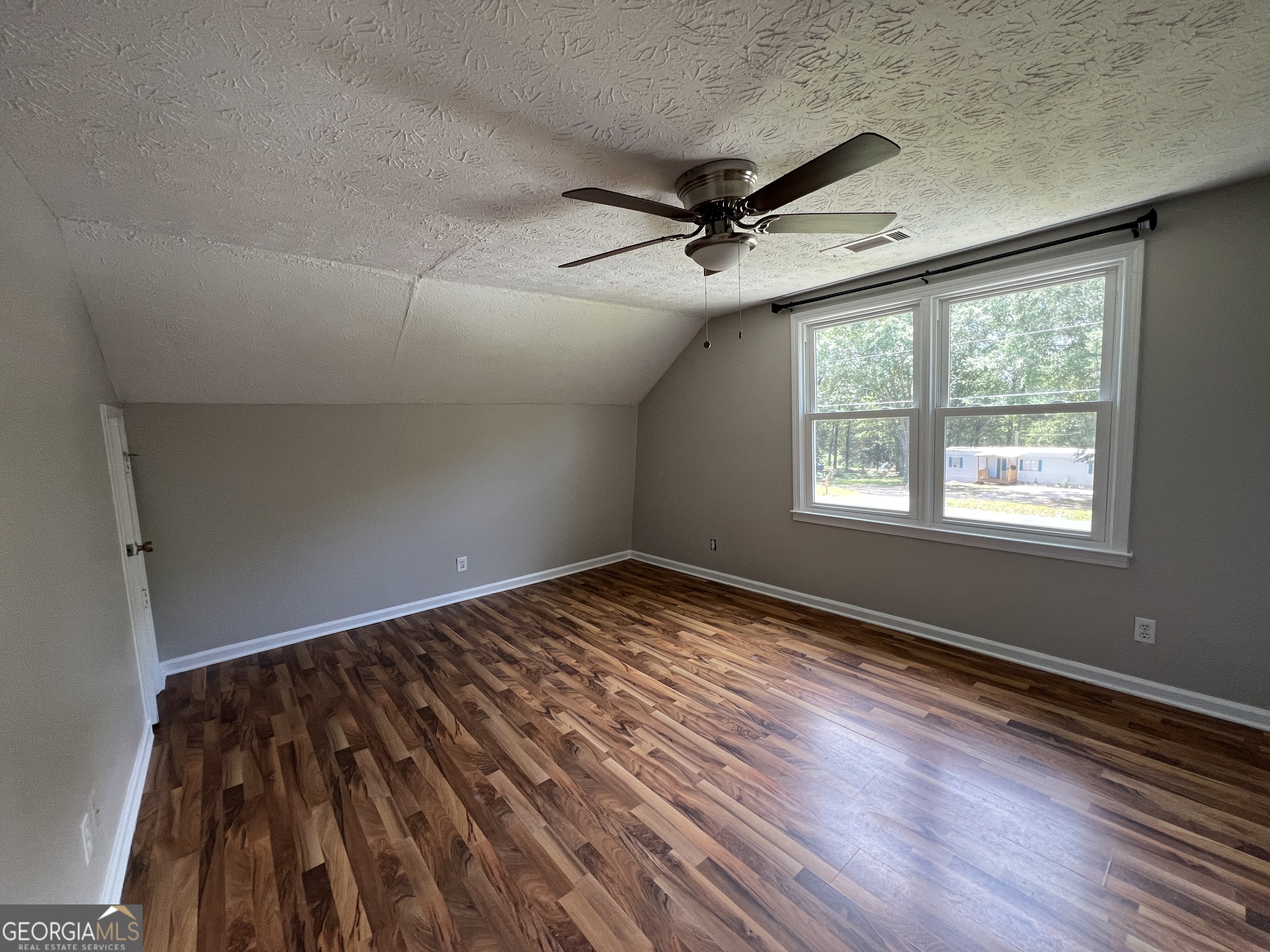 943 Grier Road Property Photo 14