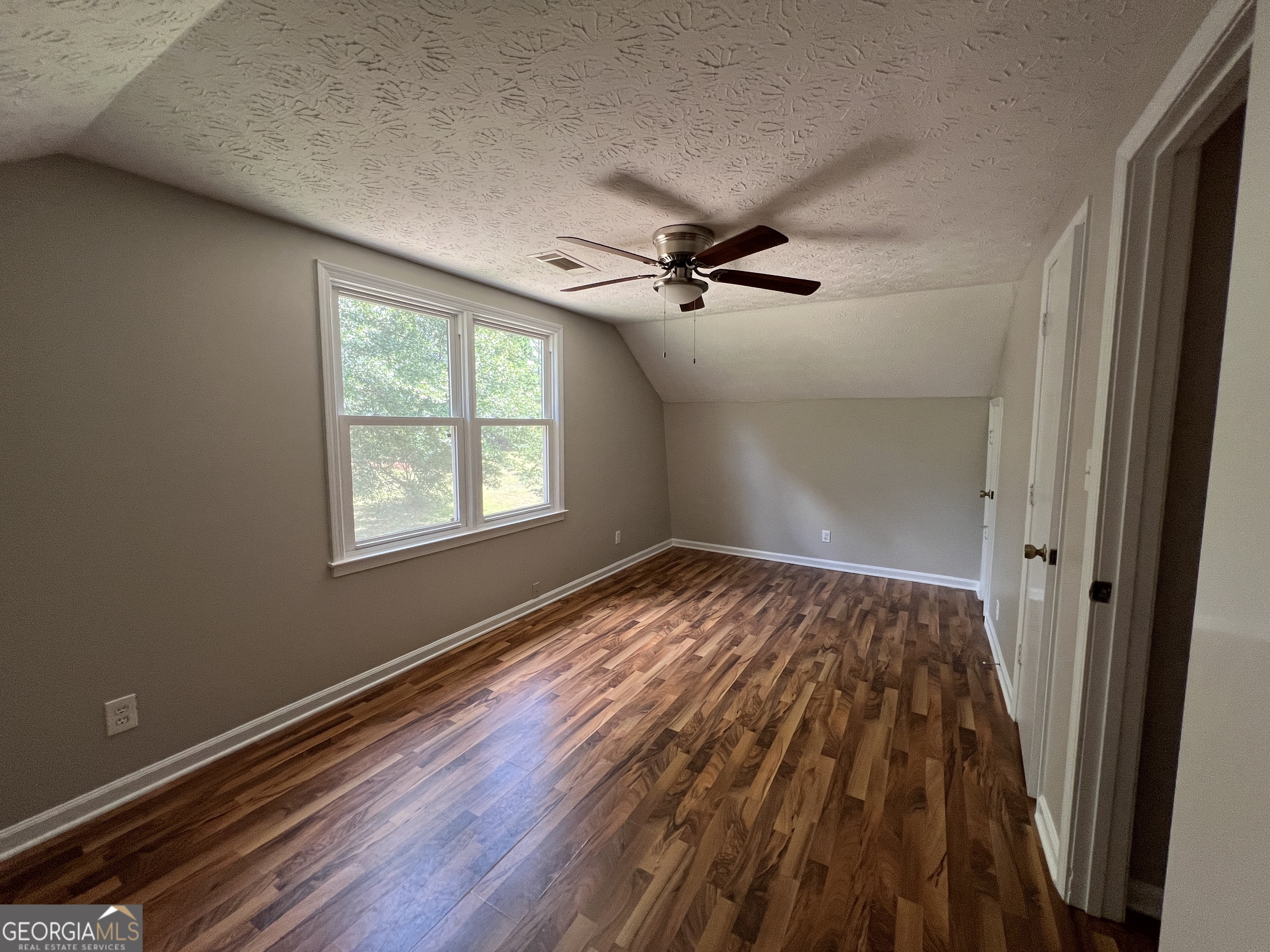 943 Grier Road Property Photo 15
