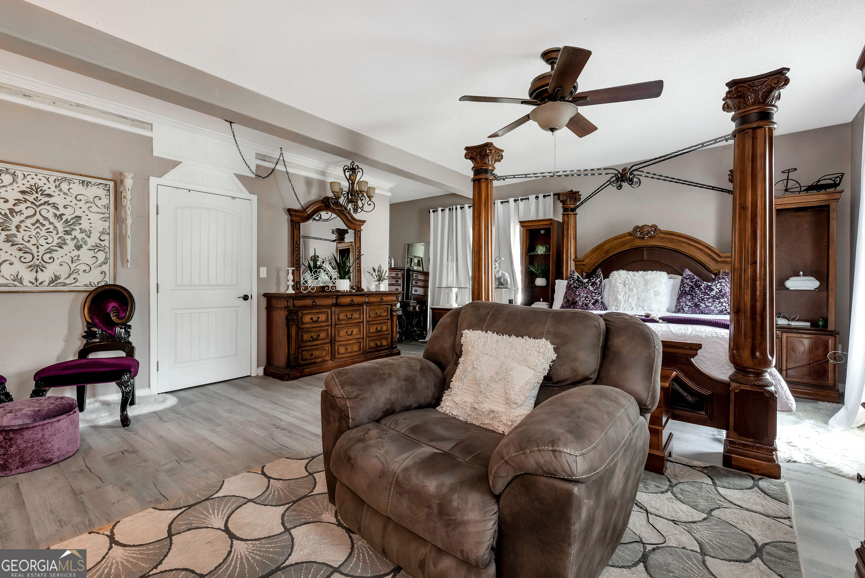 425 Greenleaf Drive Property Photo 15