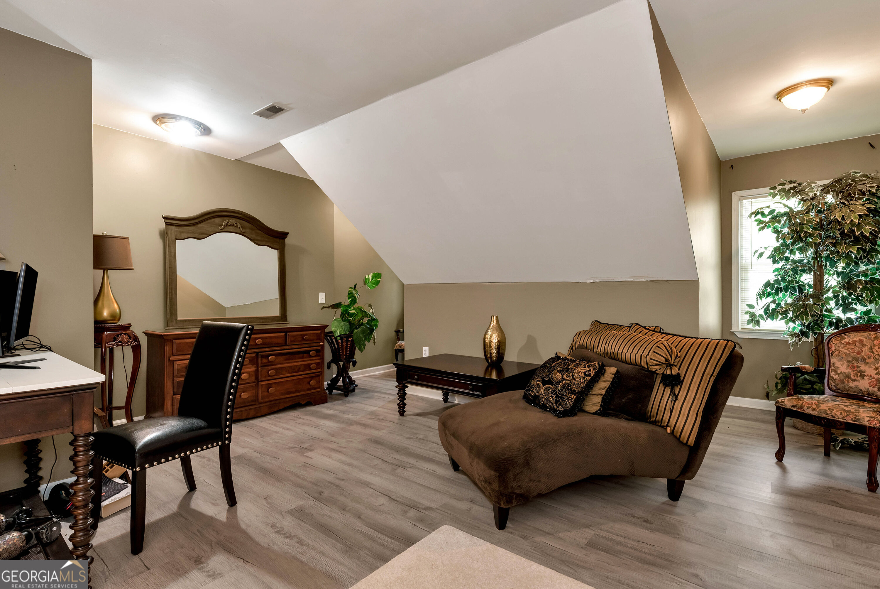 425 Greenleaf Drive Property Photo 42
