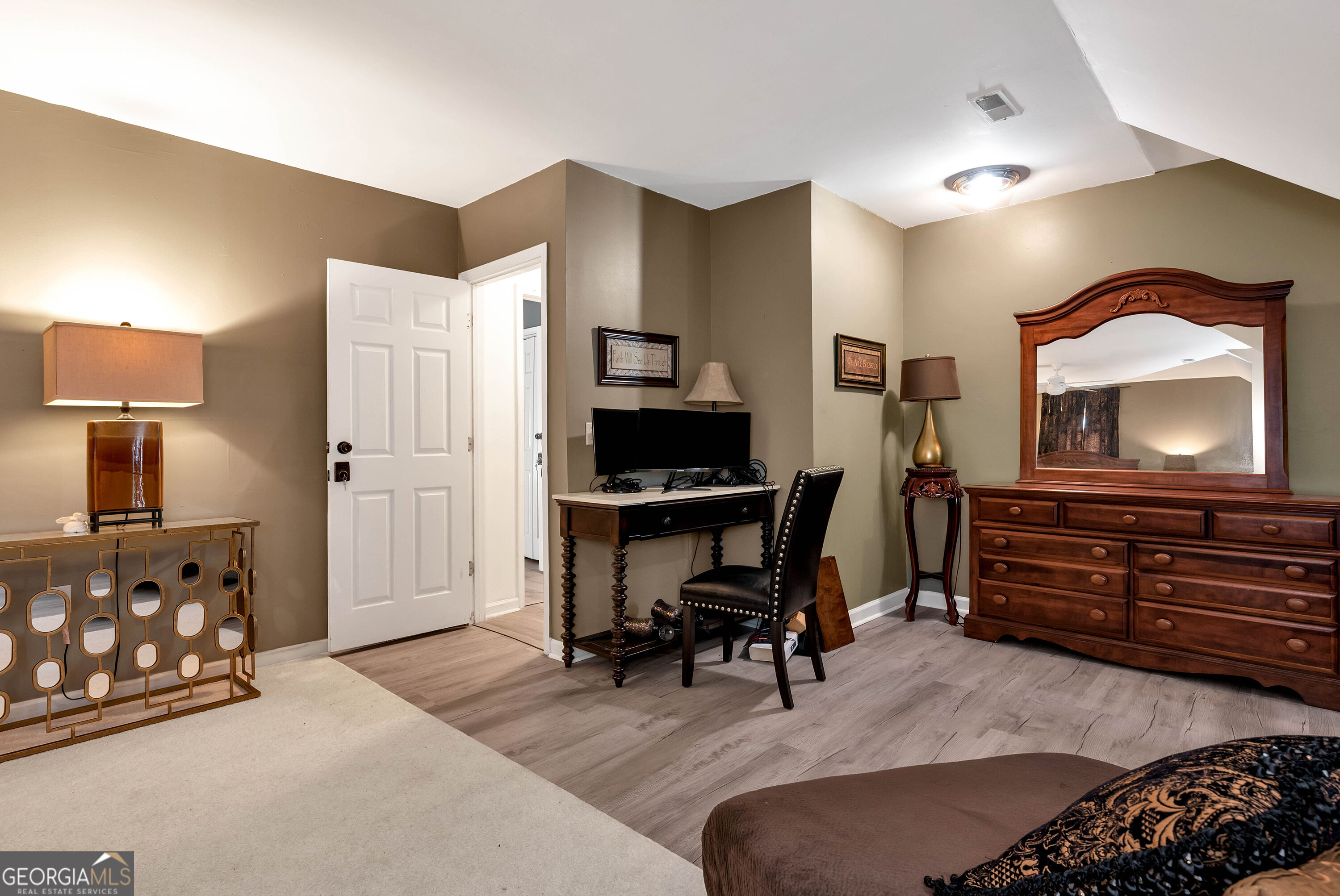 425 Greenleaf Drive Property Photo 43