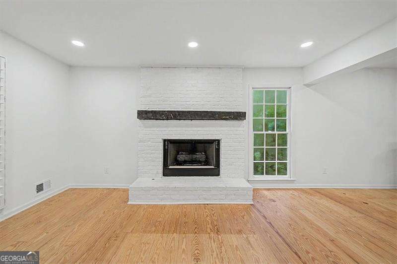 3868 Emerson Street Property Photo 8
