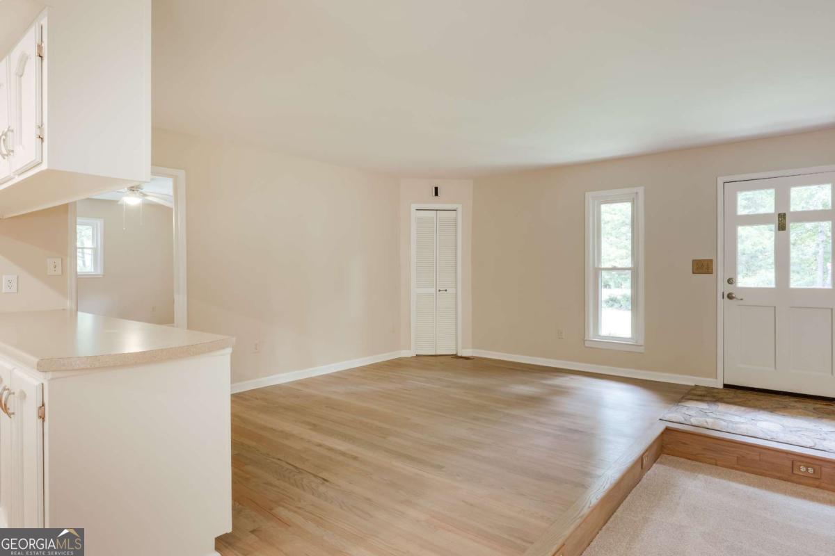 110 Pioneer Drive Property Photo 6