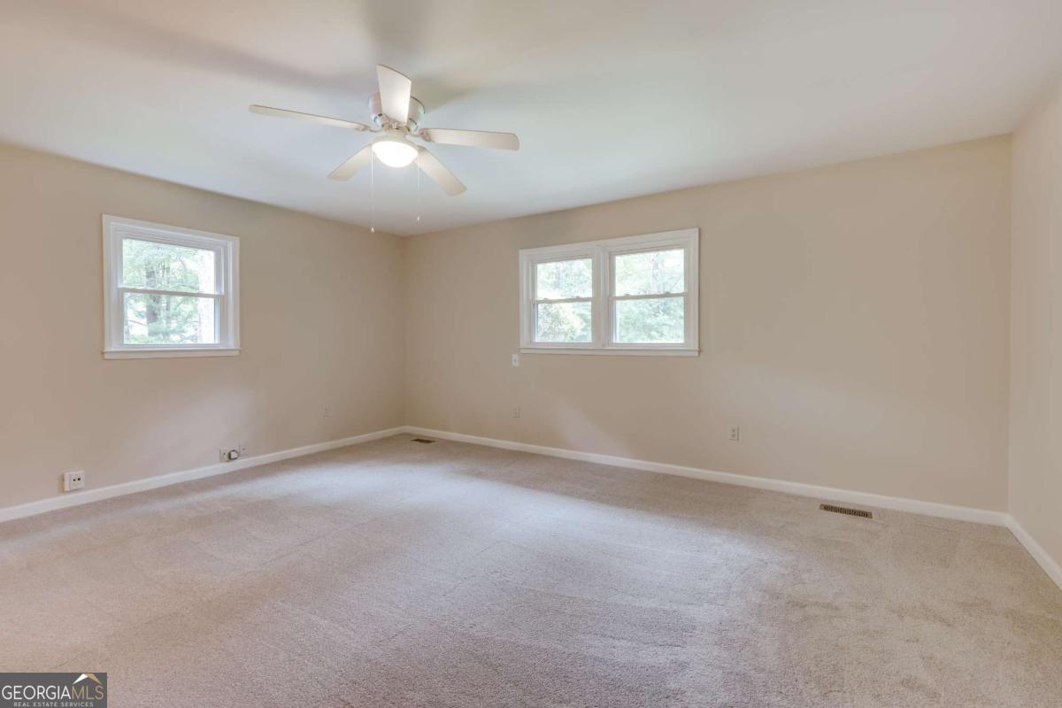 110 Pioneer Drive Property Photo 16
