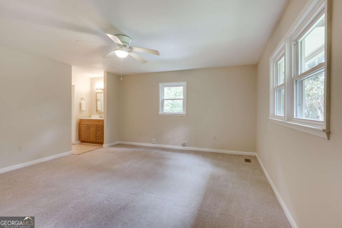 110 Pioneer Drive Property Photo 17