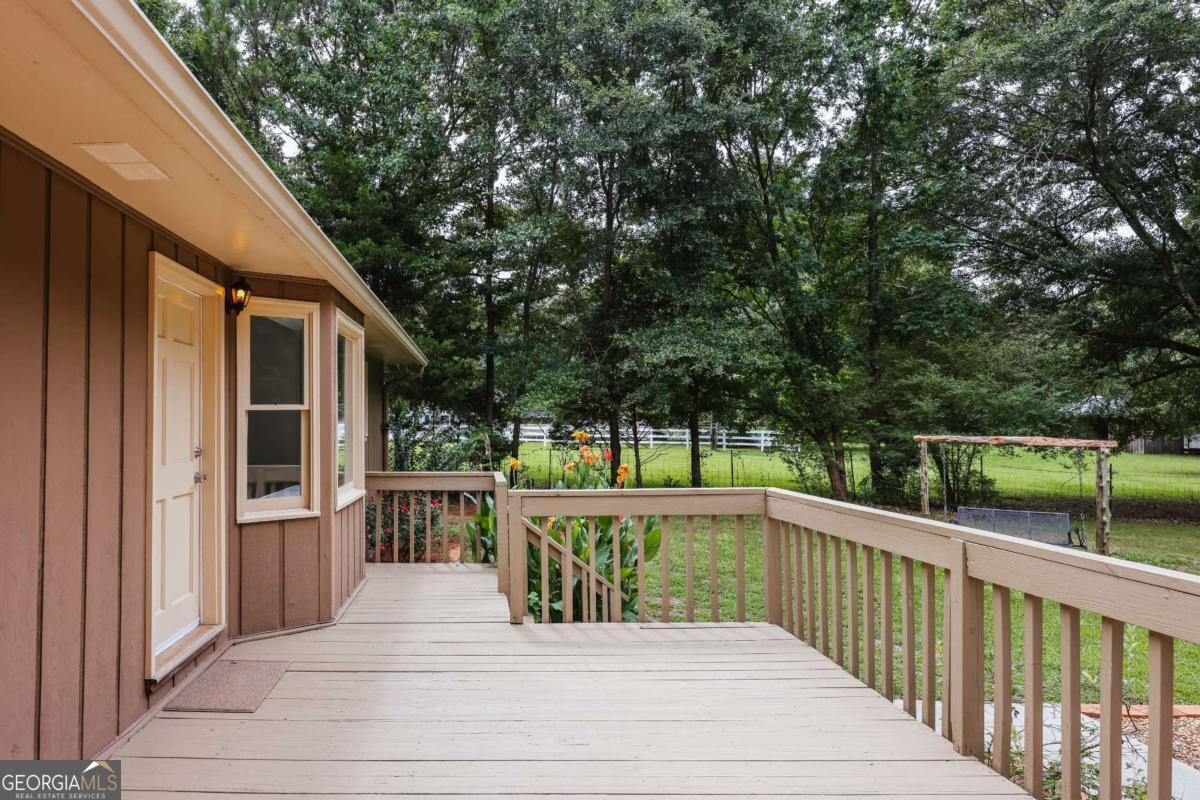 110 Pioneer Drive Property Photo 37