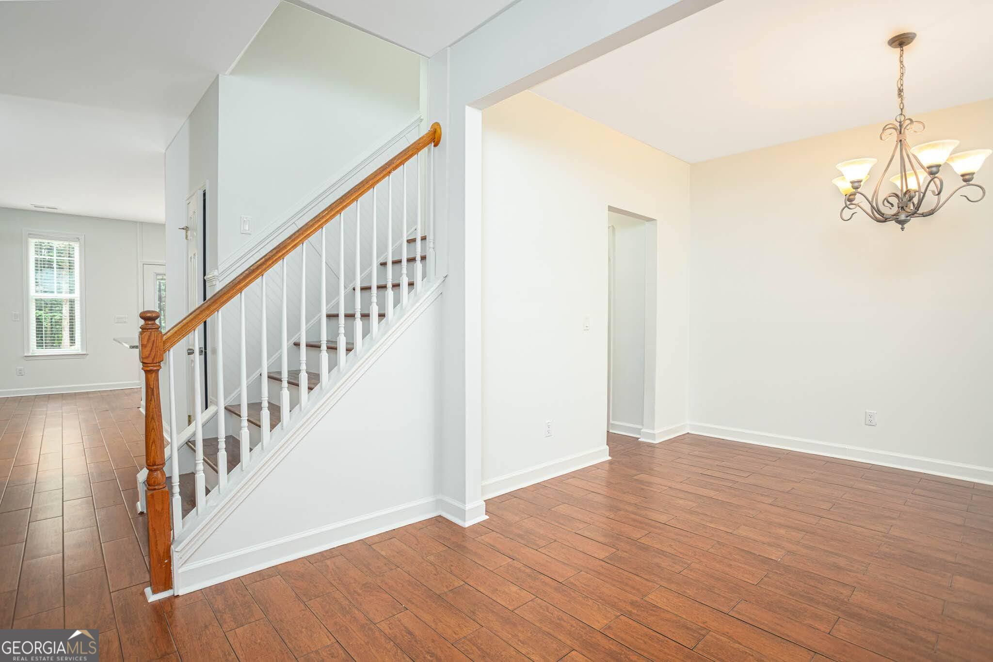 2576 Peach Shoals Property Photo 4