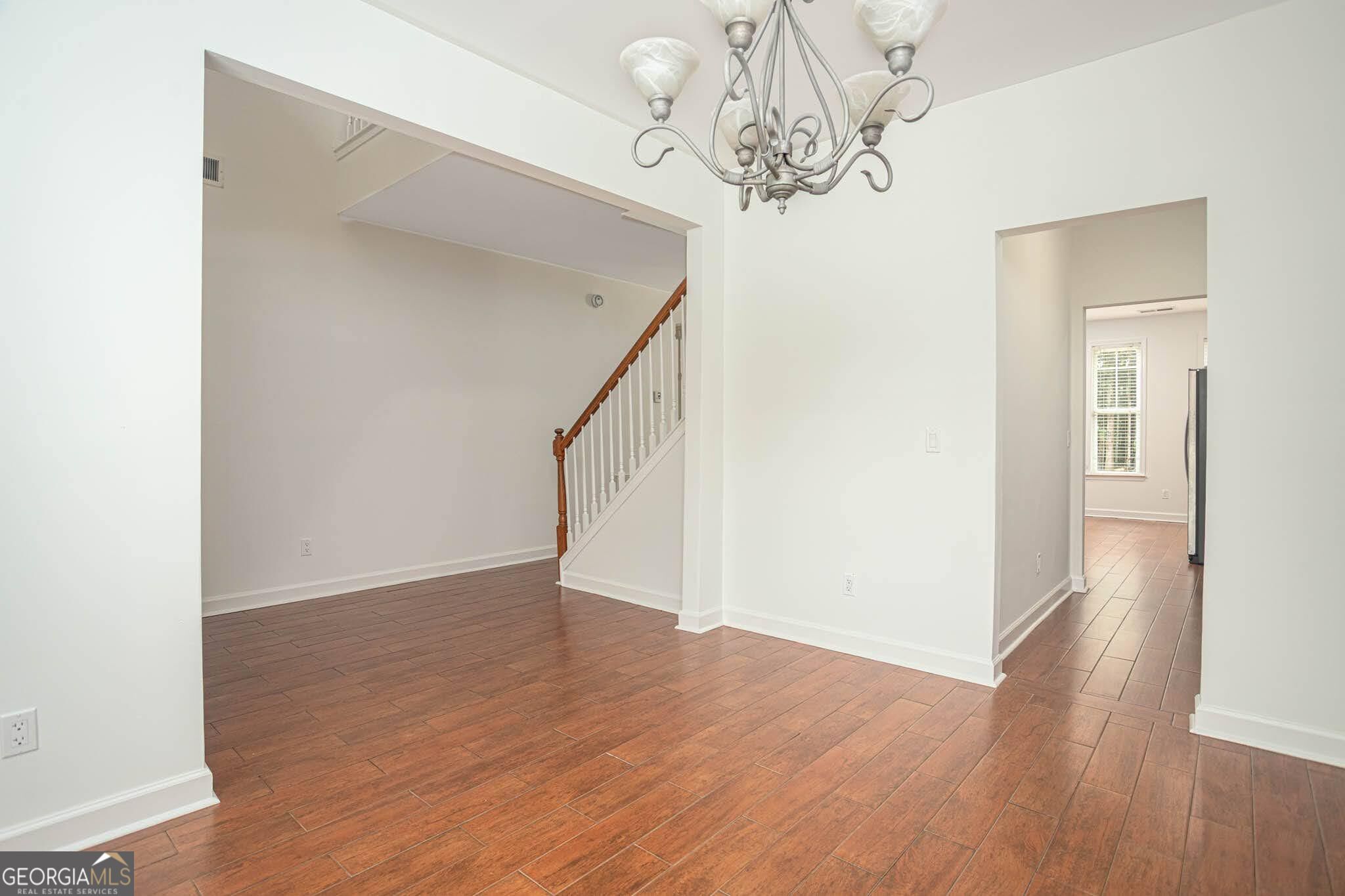 2576 Peach Shoals Property Photo 6