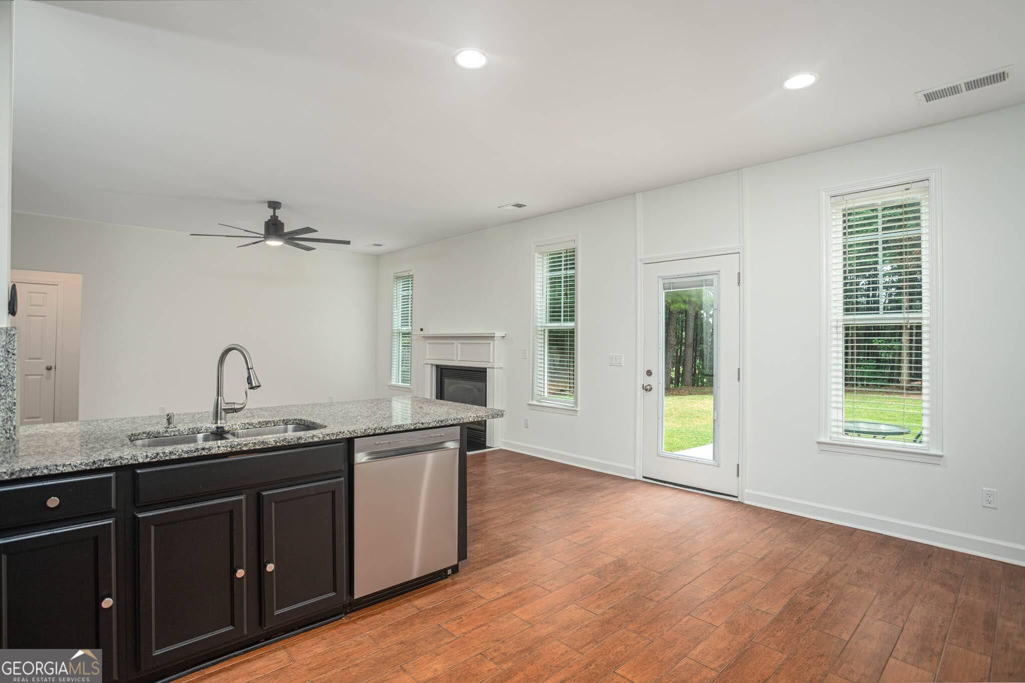 2576 Peach Shoals Property Photo 9