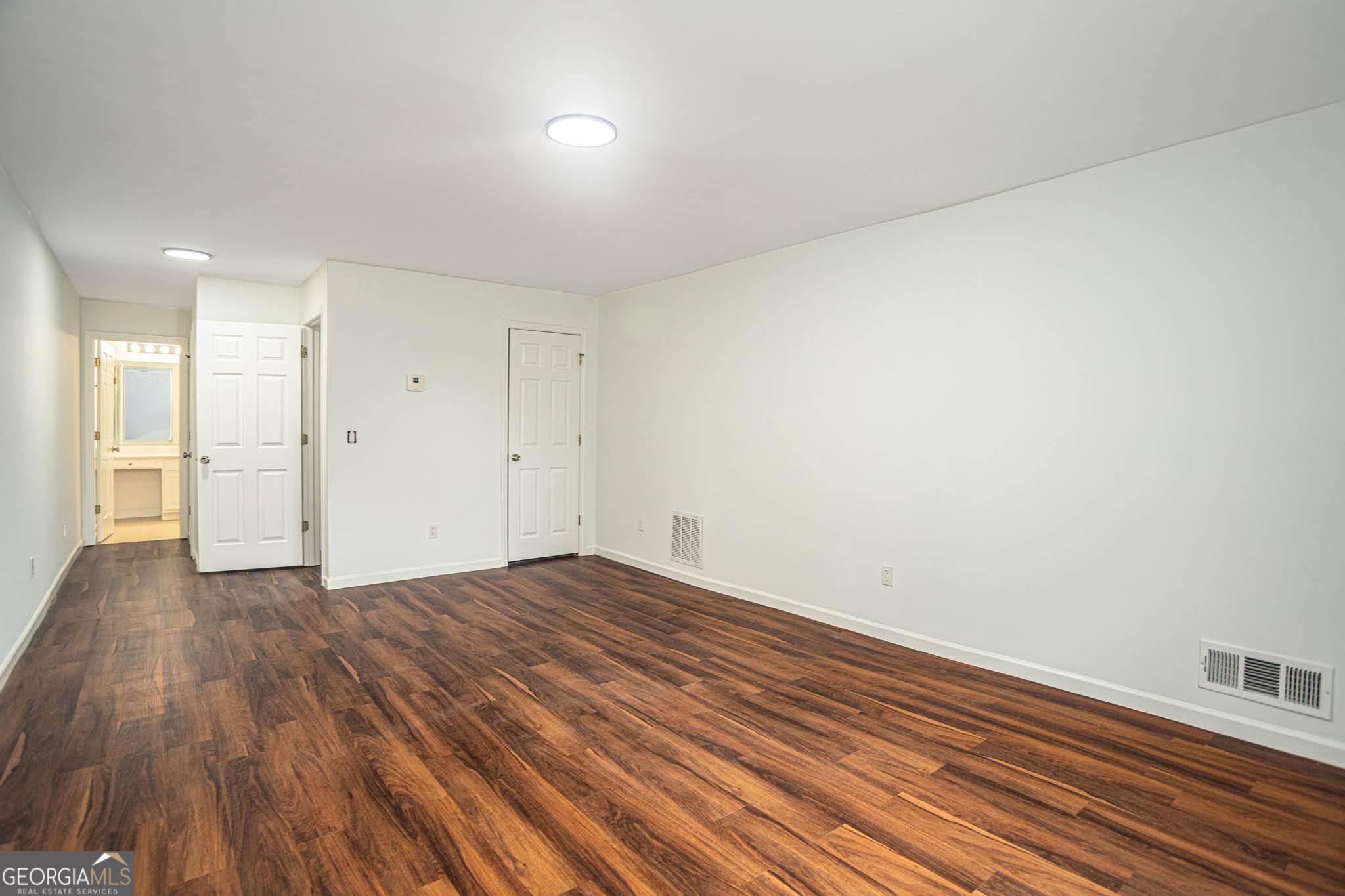 2576 Peach Shoals Property Photo 31